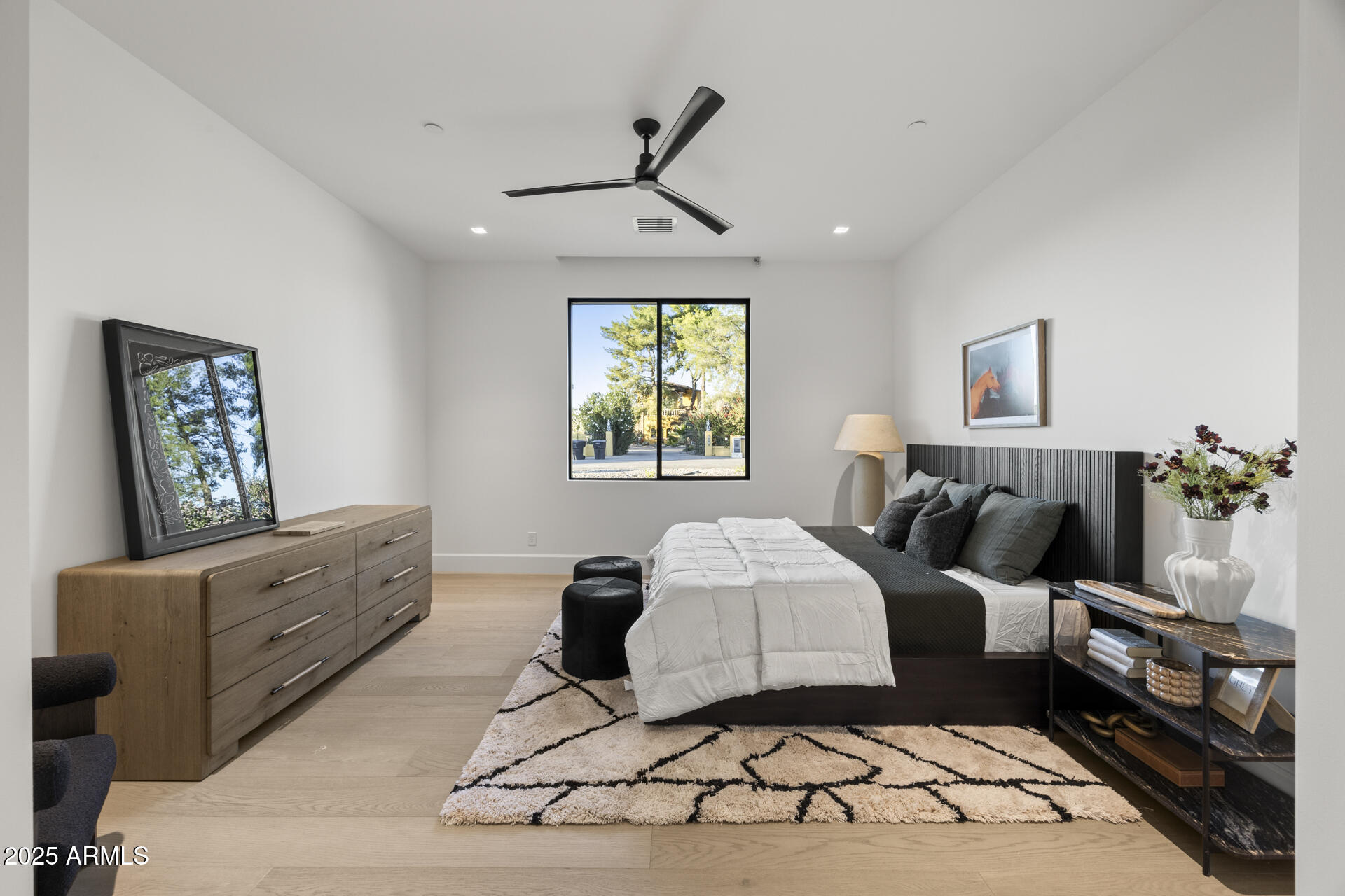 DESERT ESTATES UNIT 1 LOT 20 - Residential