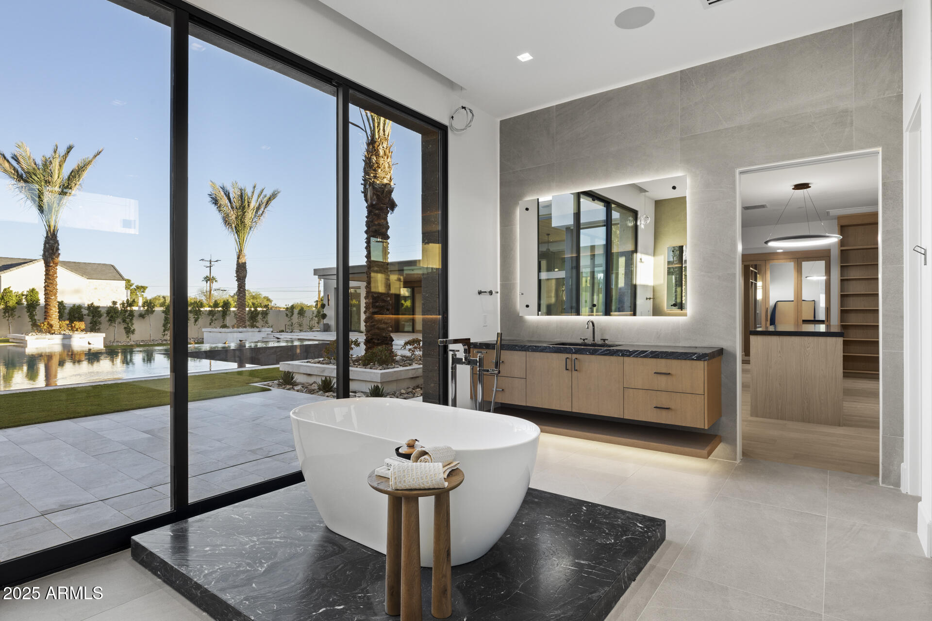 DESERT ESTATES UNIT 1 LOT 20 - Residential
