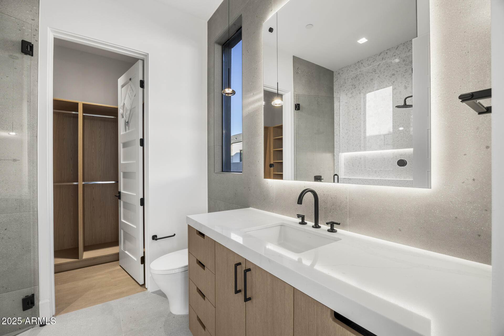 DESERT ESTATES UNIT 1 LOT 20 - Residential
