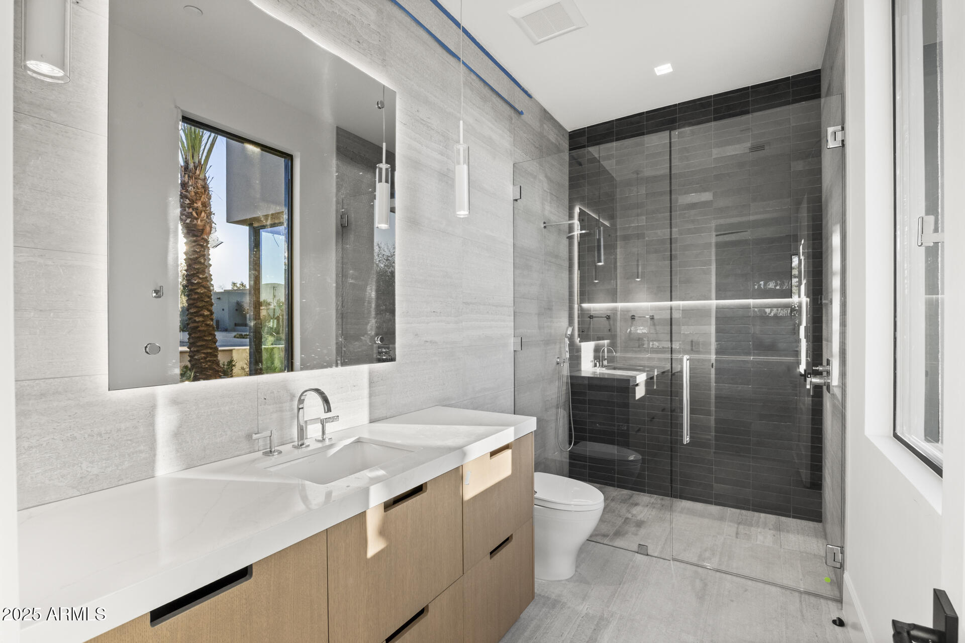 DESERT ESTATES UNIT 1 LOT 20 - Residential