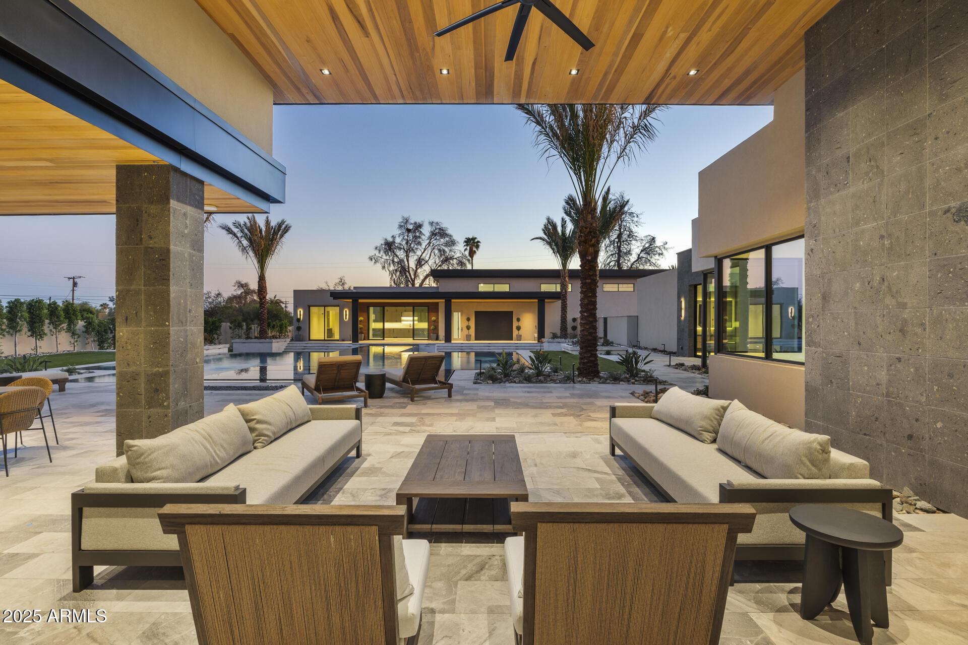DESERT ESTATES UNIT 1 LOT 20 - Residential