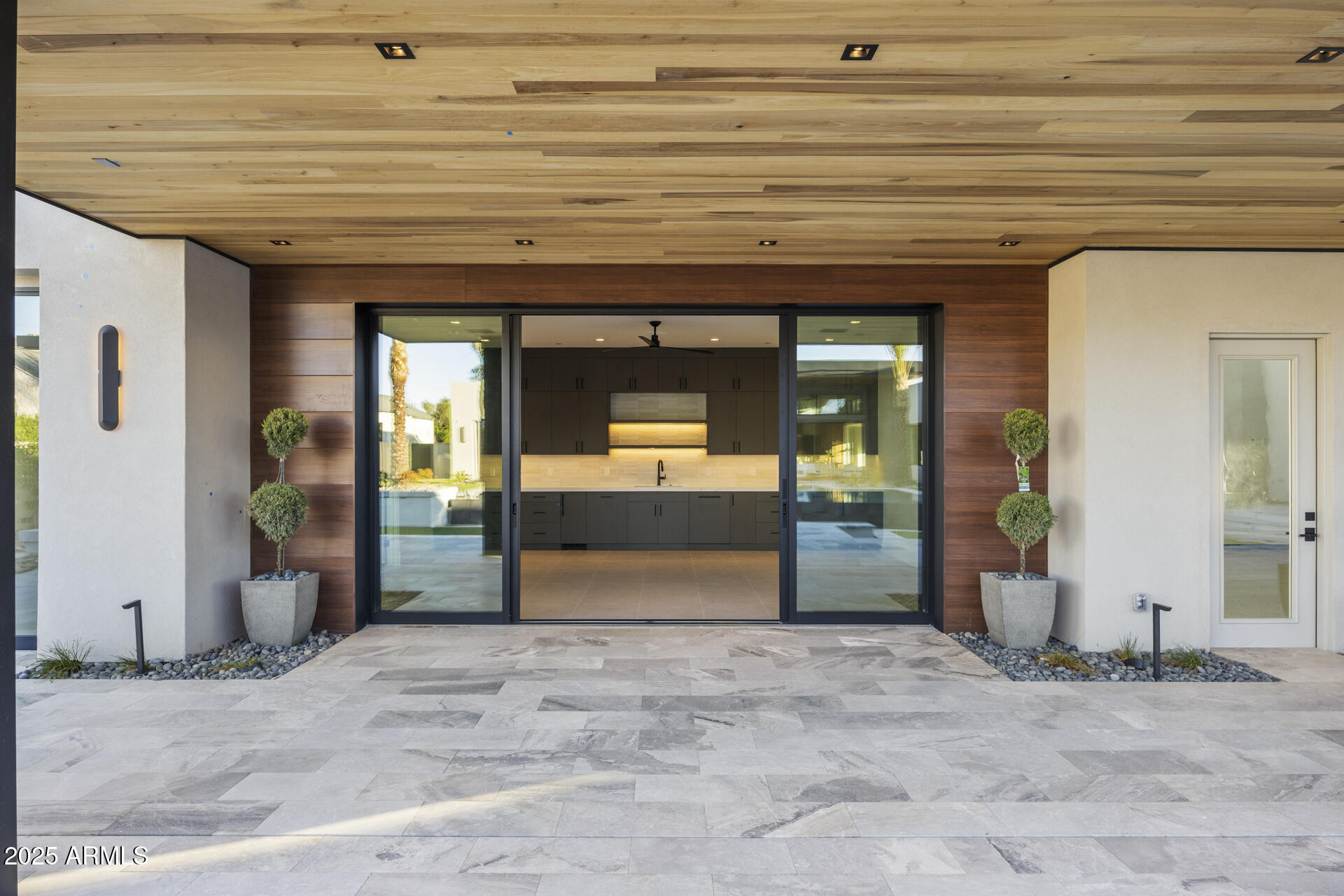 DESERT ESTATES UNIT 1 LOT 20 - Residential