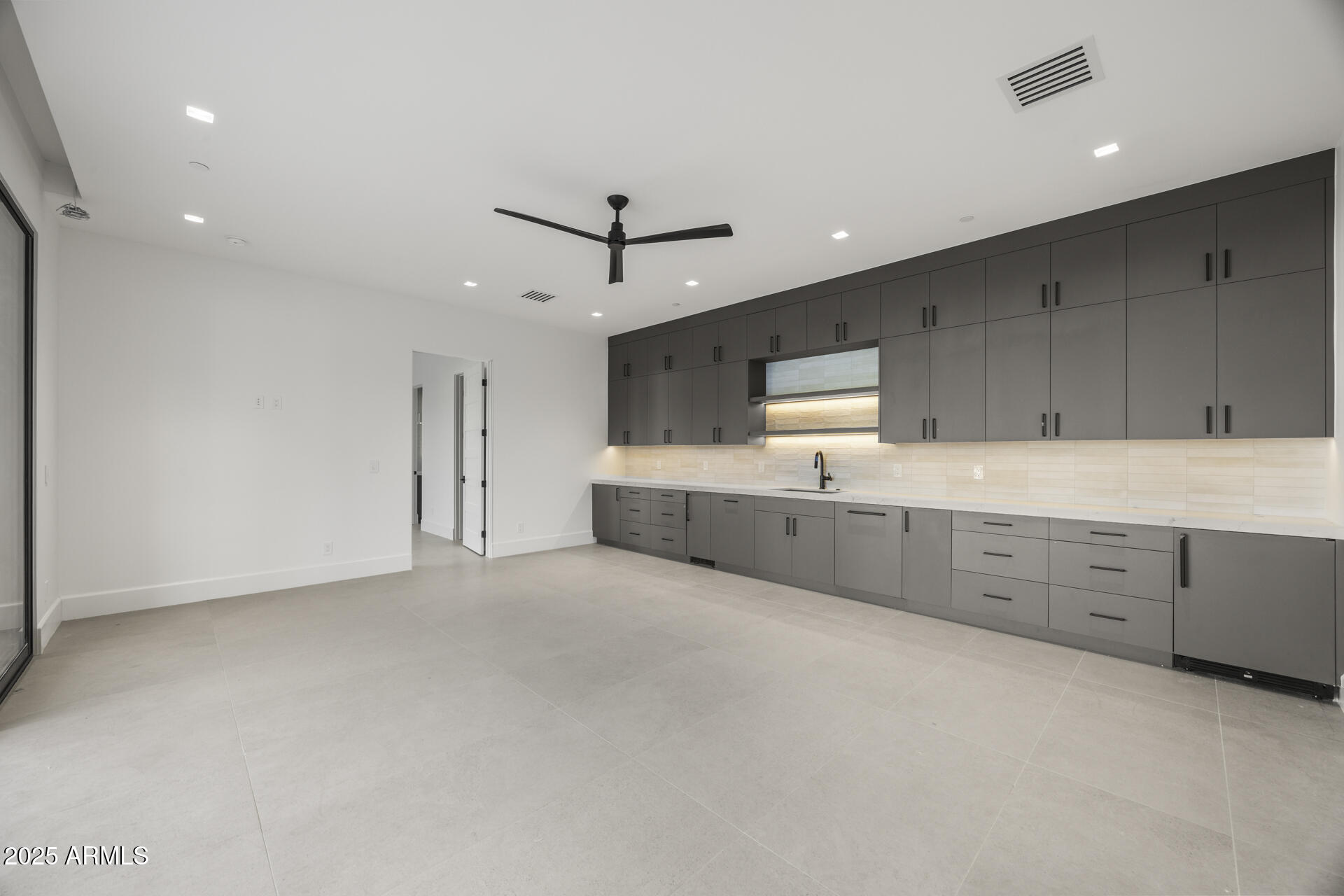 DESERT ESTATES UNIT 1 LOT 20 - Residential