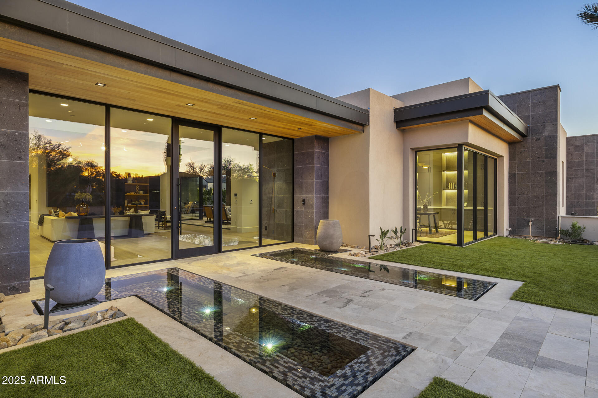 DESERT ESTATES UNIT 1 LOT 20 - Residential