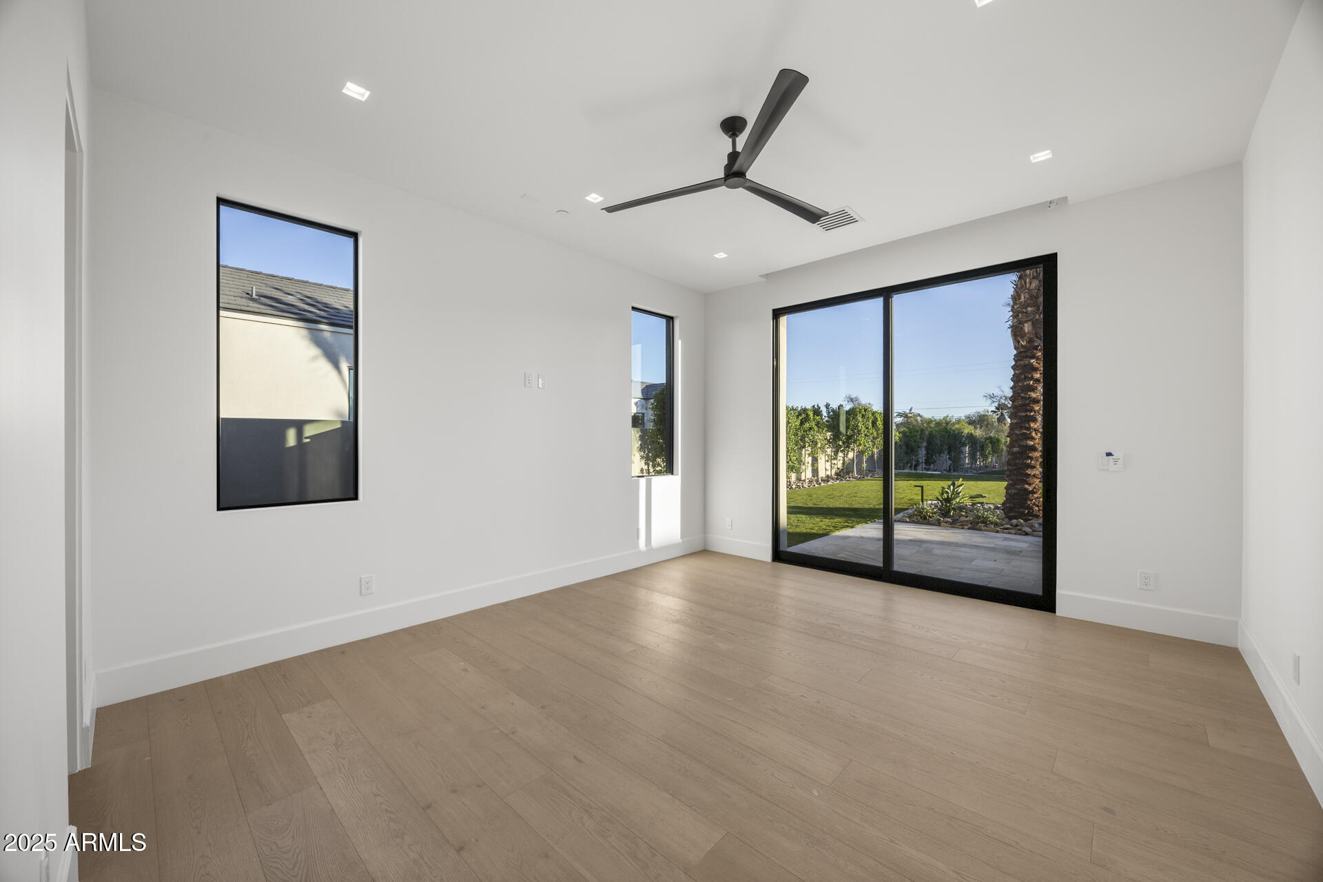 DESERT ESTATES UNIT 1 LOT 20 - Residential
