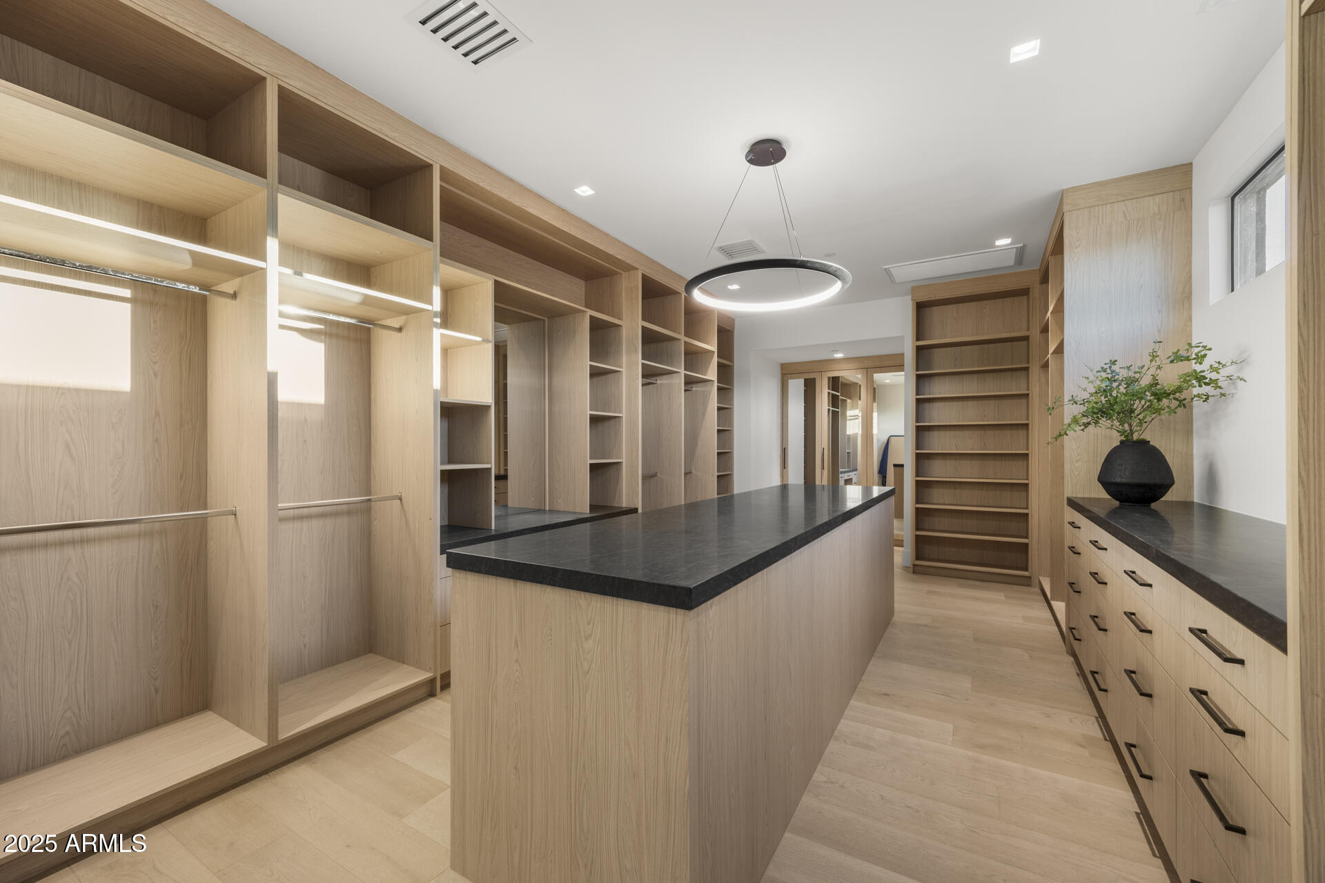 DESERT ESTATES UNIT 1 LOT 20 - Residential