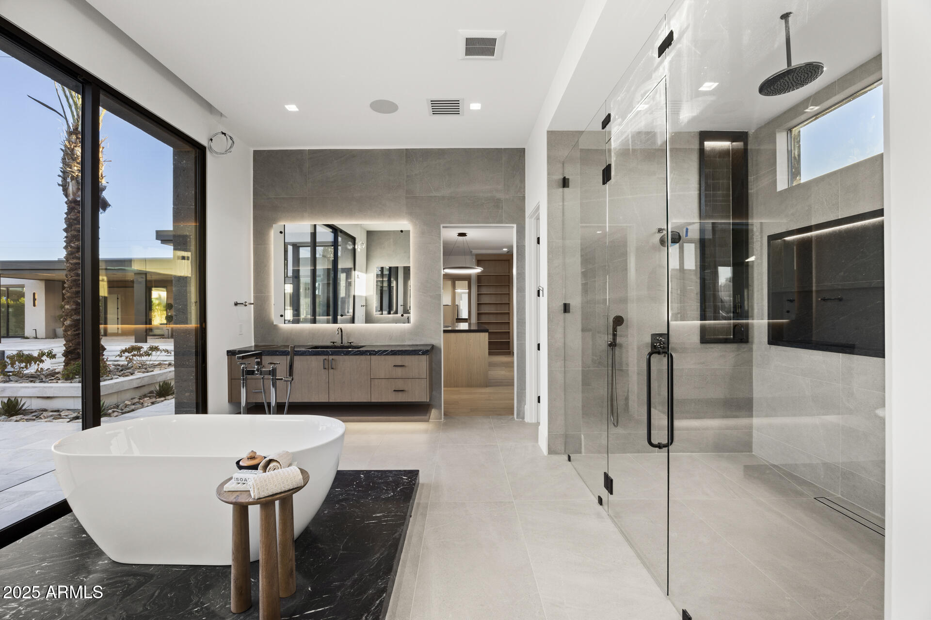 DESERT ESTATES UNIT 1 LOT 20 - Residential