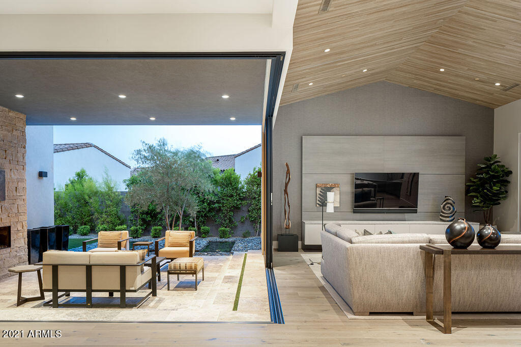 RITZ-CARLTON PARCEL B - Residential