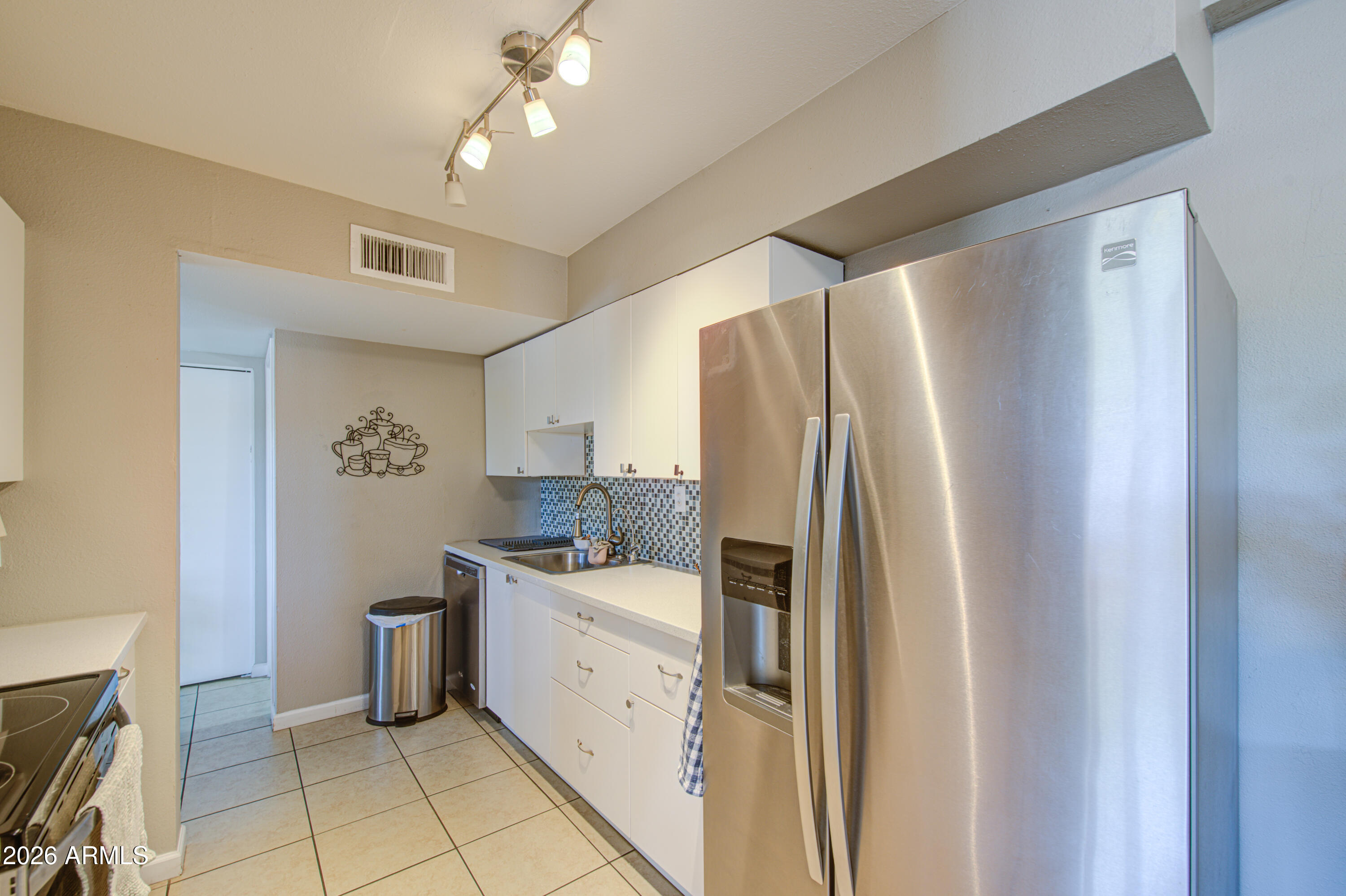 COUNTRY CLUB HEIGHTS UNIT 3 2ND AMD - Residential