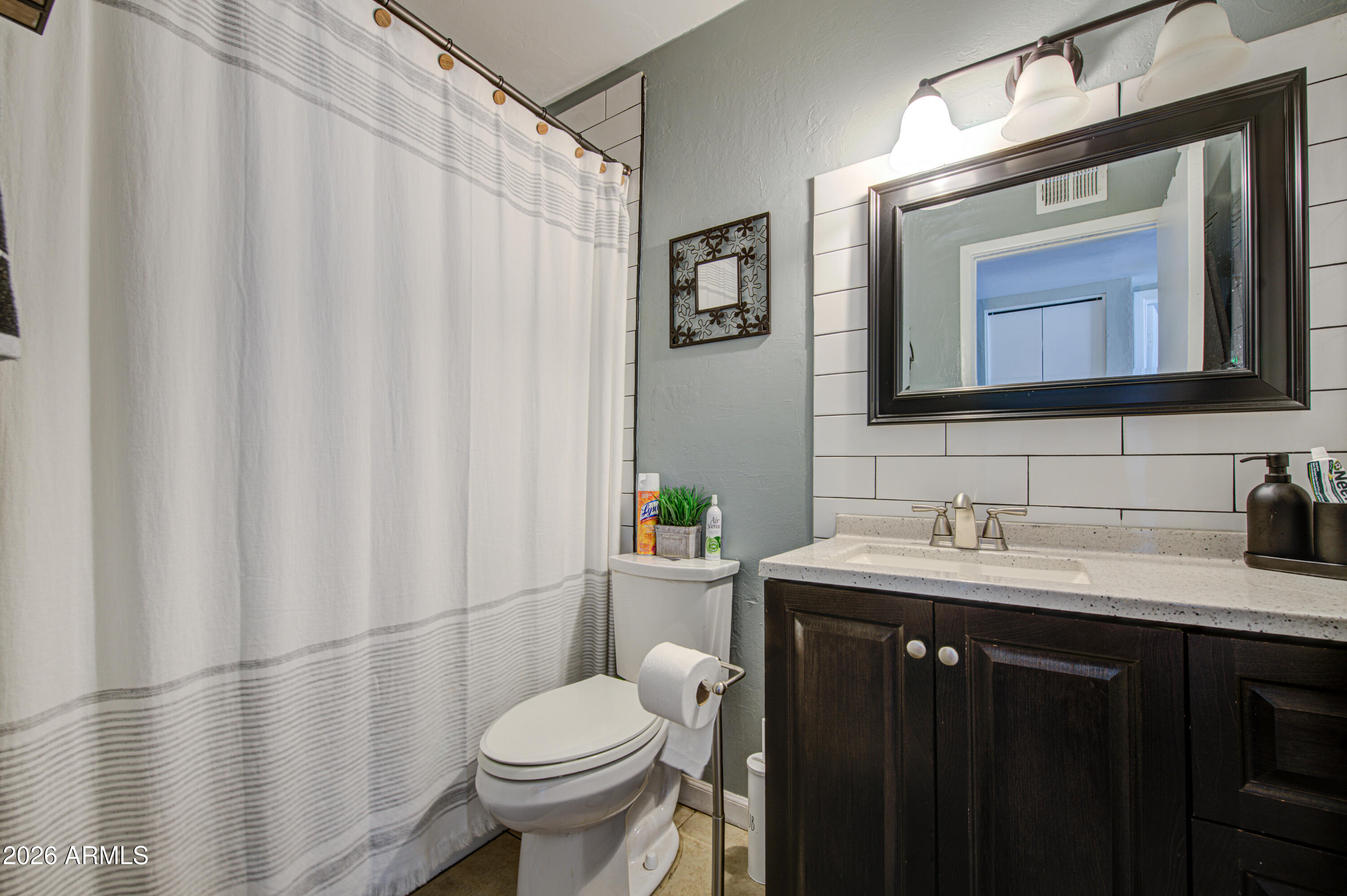 COUNTRY CLUB HEIGHTS UNIT 3 2ND AMD - Residential