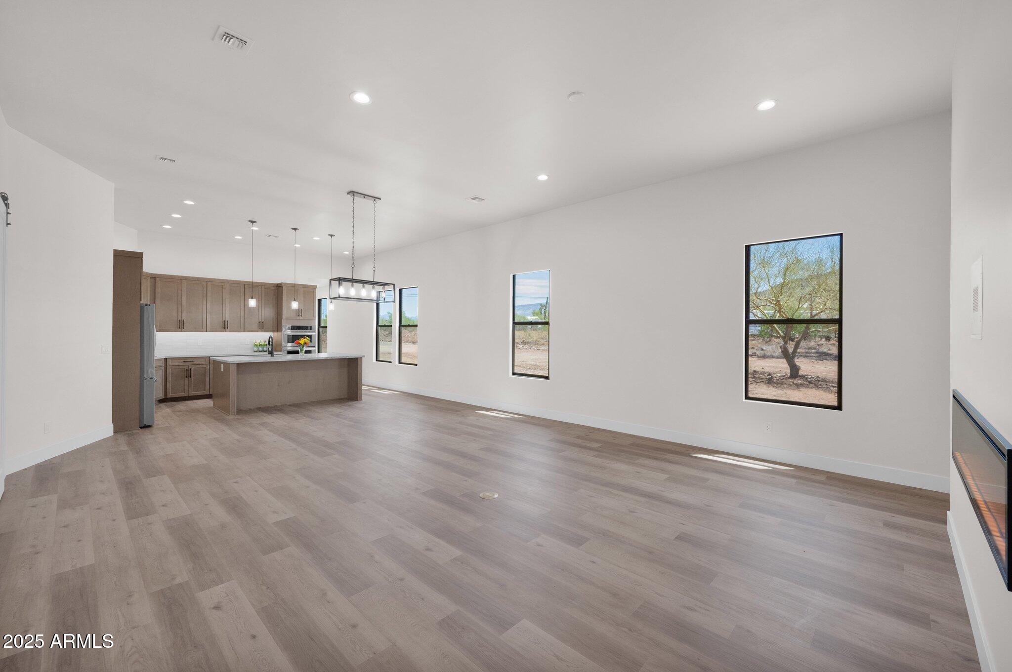Move in Ready - New Custom - Huge Acre - 3 Car Garage - Residential