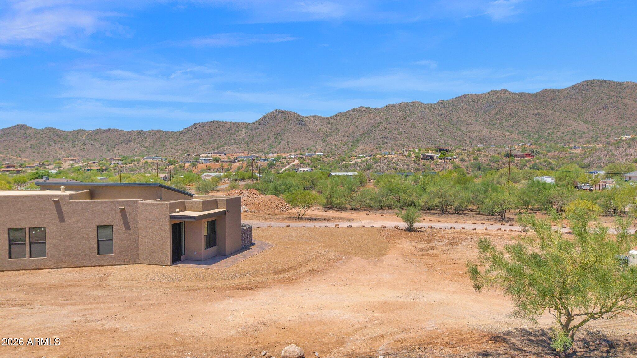 Move in Ready - New Custom - Huge Acre - 3 Car Garage - Residential