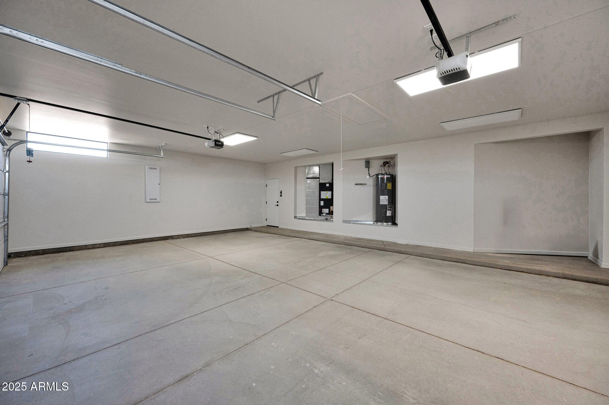 Move in Ready - New Custom - Huge Acre - 3 Car Garage - Residential