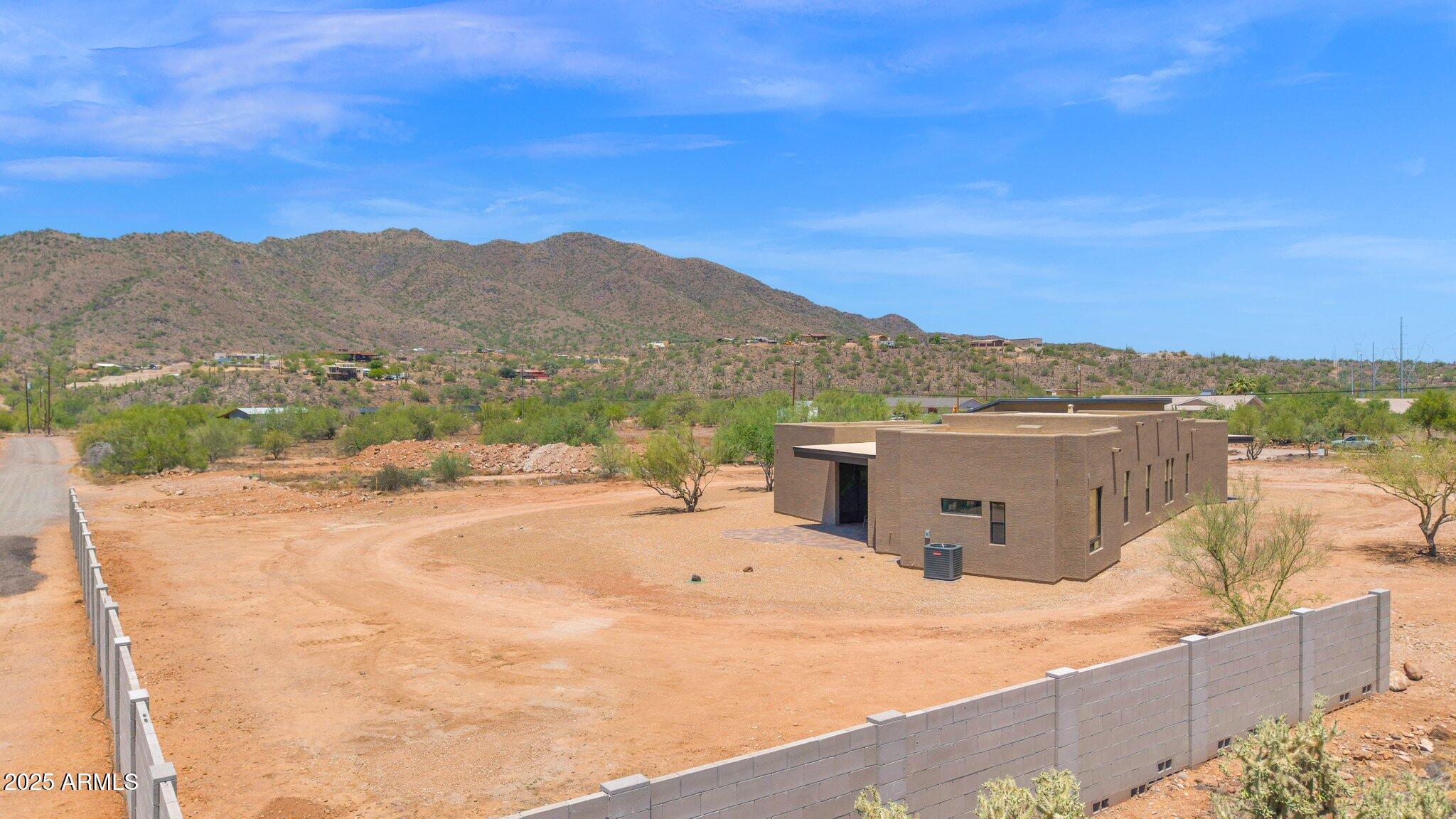 Move in Ready - New Custom - Huge Acre - 3 Car Garage - Residential