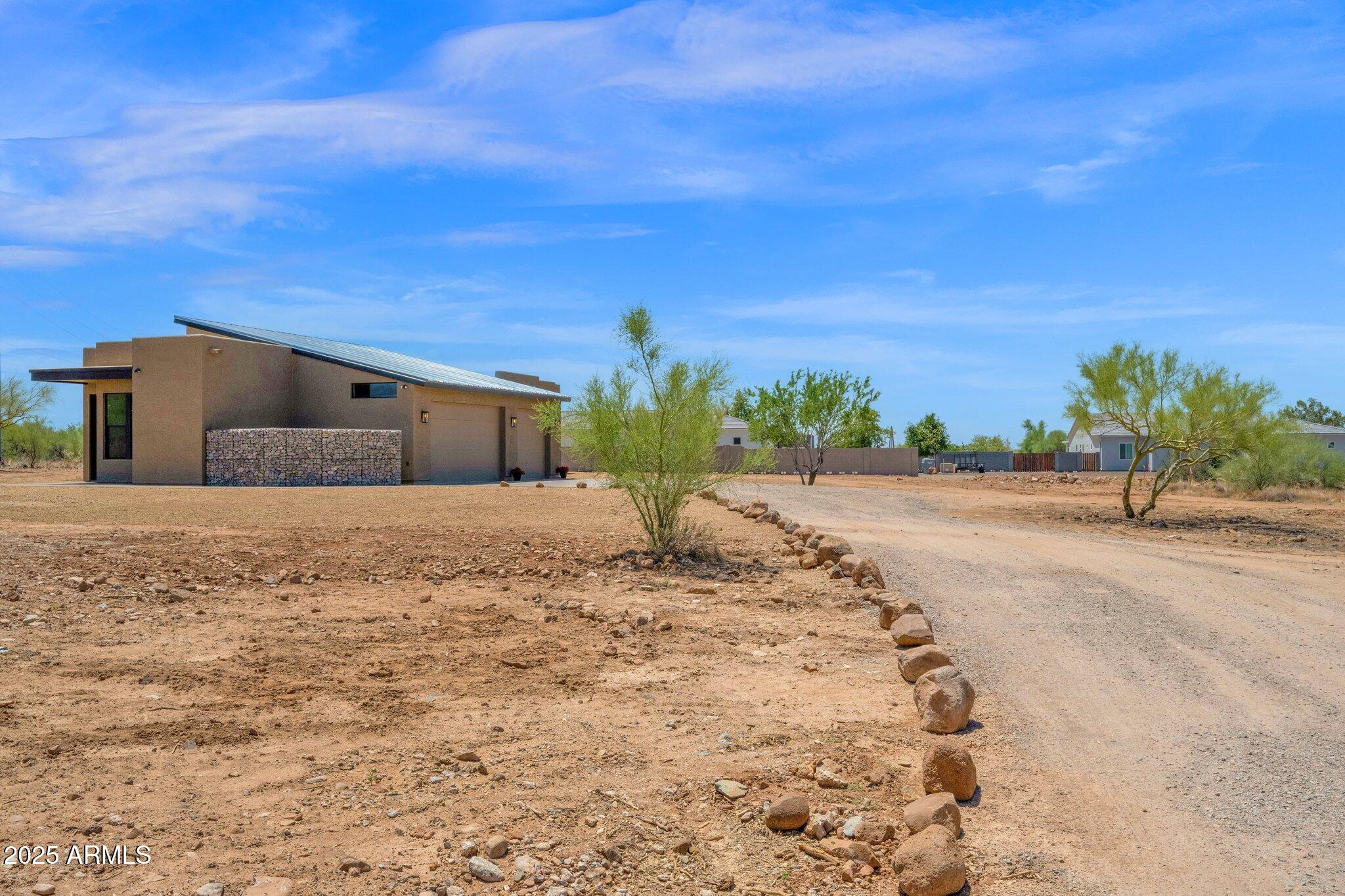 Move in Ready - New Custom - Huge Acre - 3 Car Garage - Residential