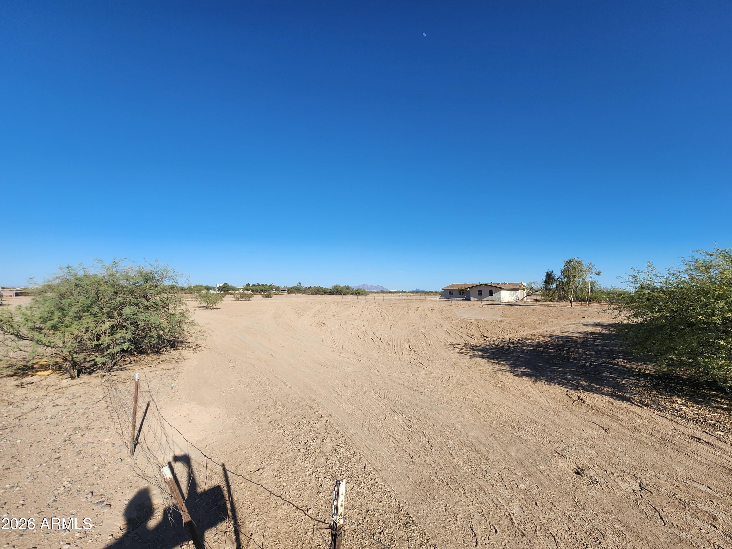 A PORTION OF THE SOUTHWEST QUARTER OF SECTION 05, - Land