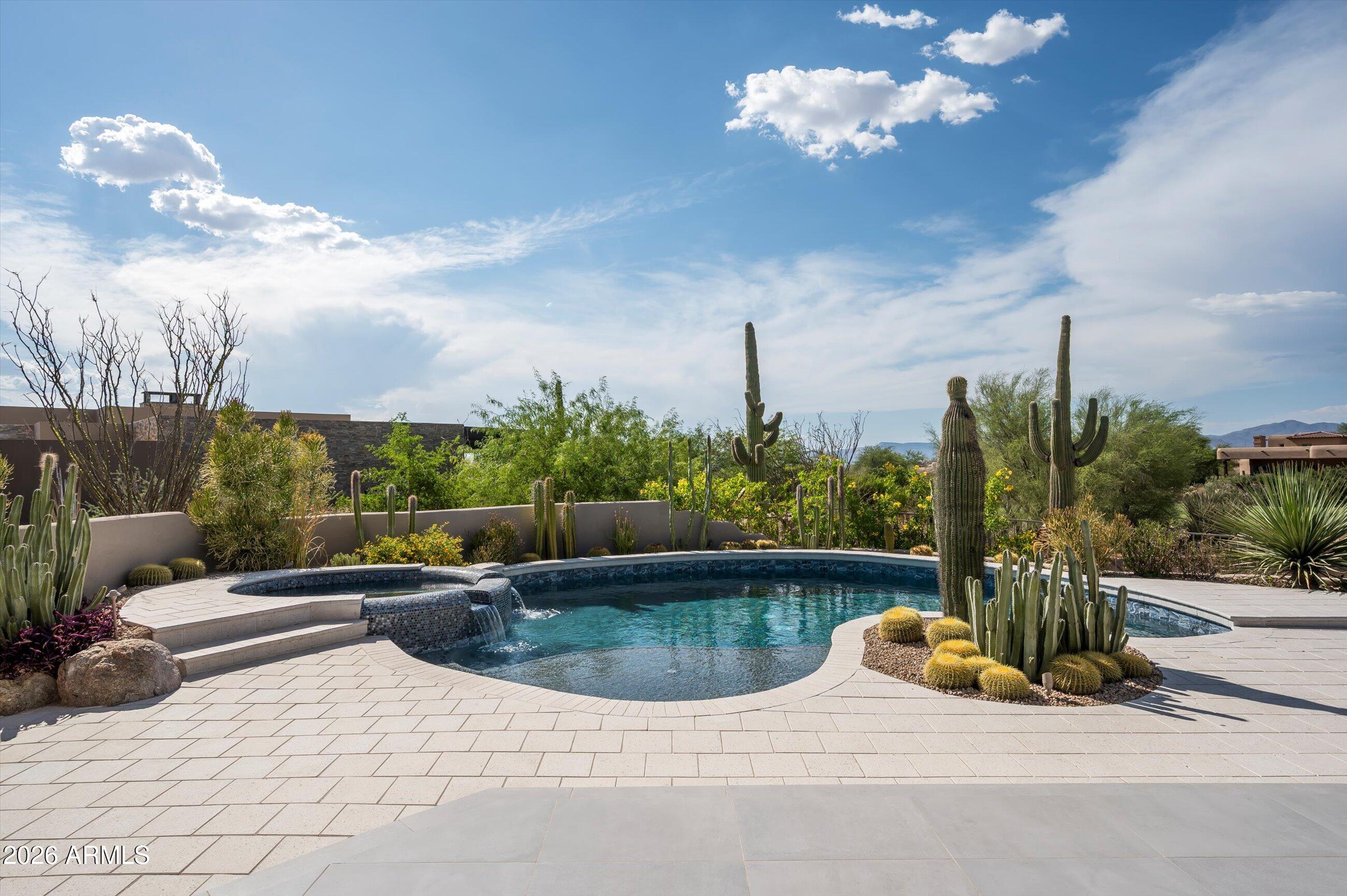ESTANCIA - Residential