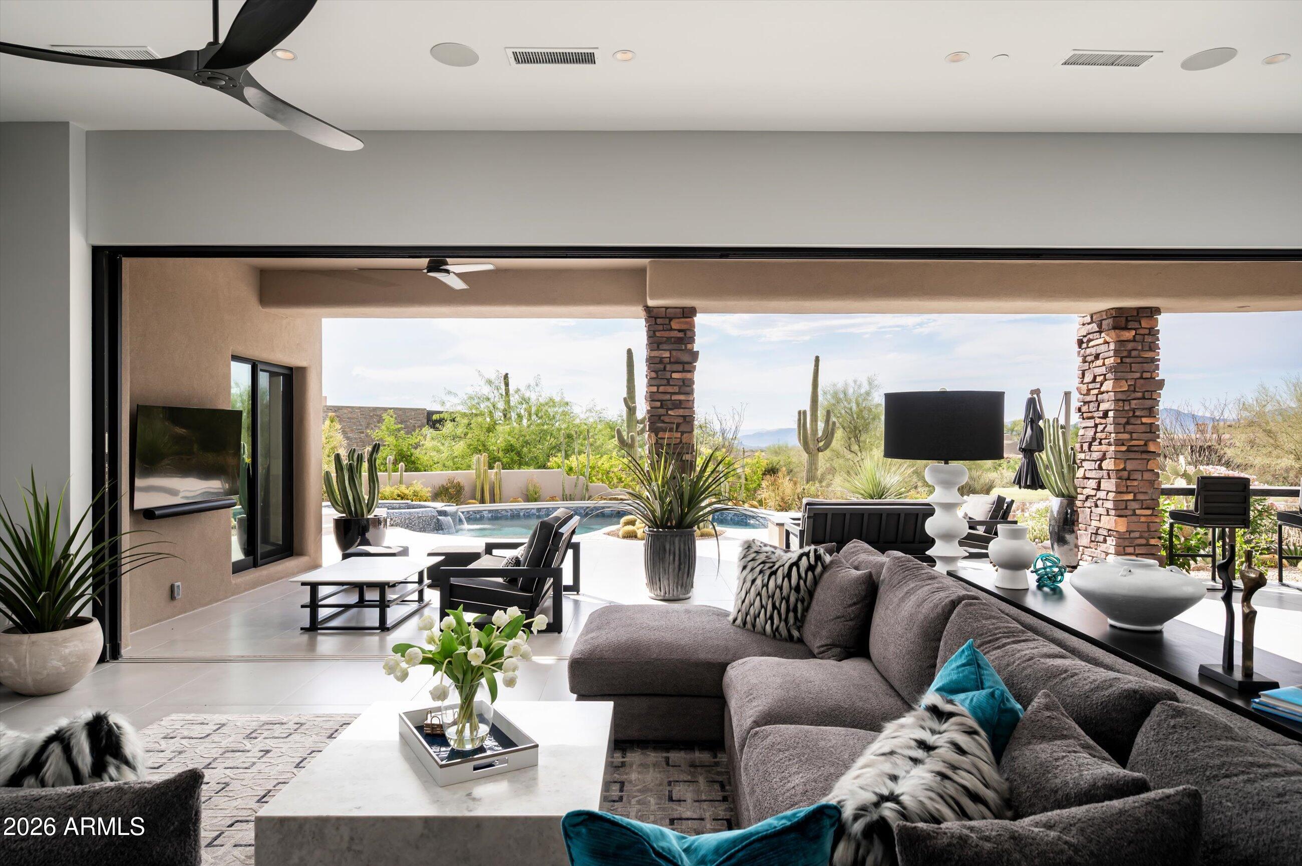 ESTANCIA - Residential
