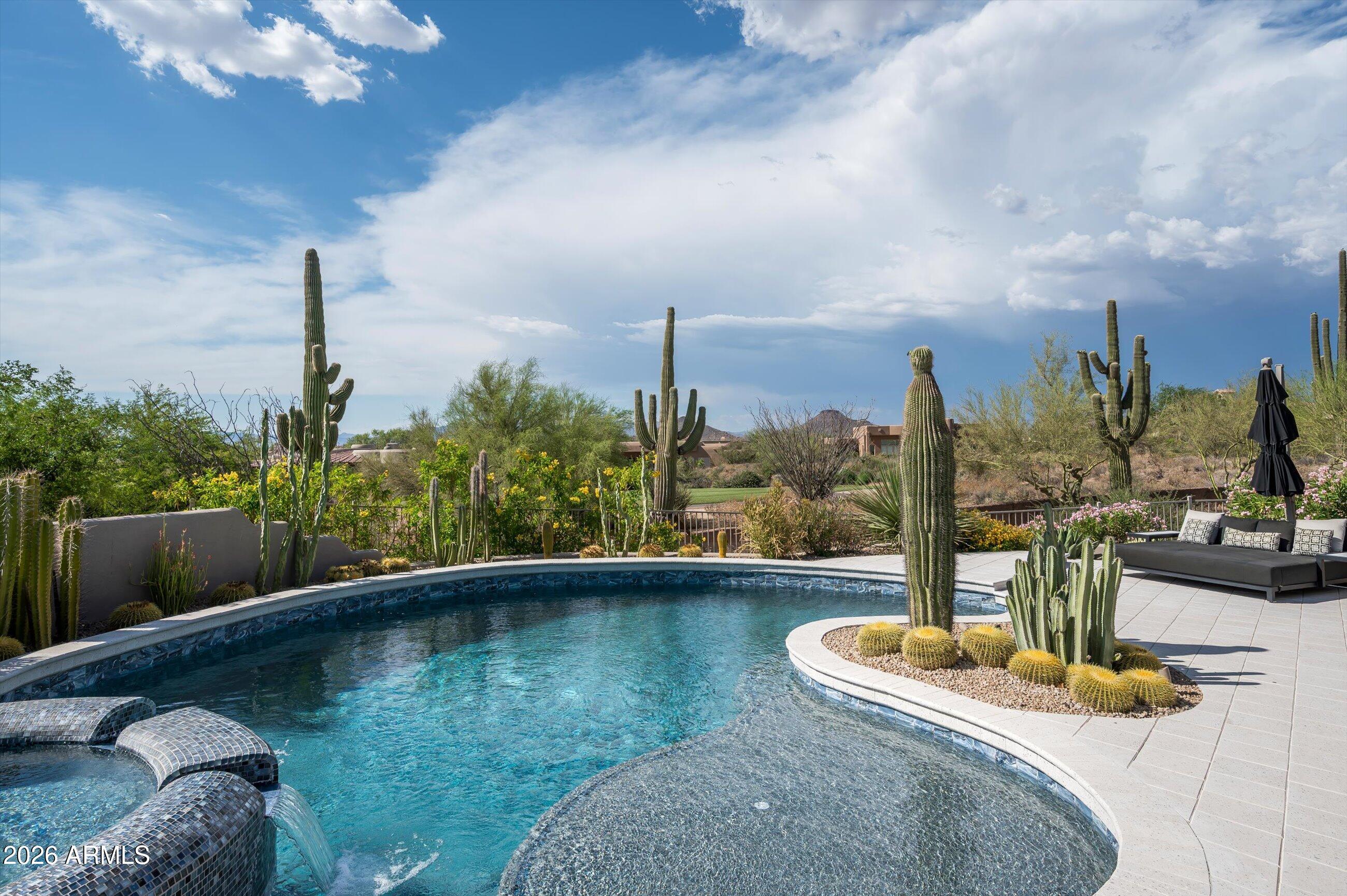 ESTANCIA - Residential
