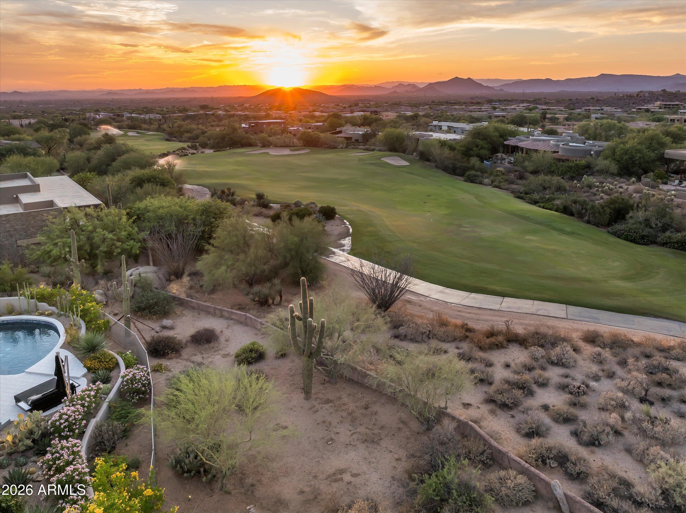 ESTANCIA - Residential