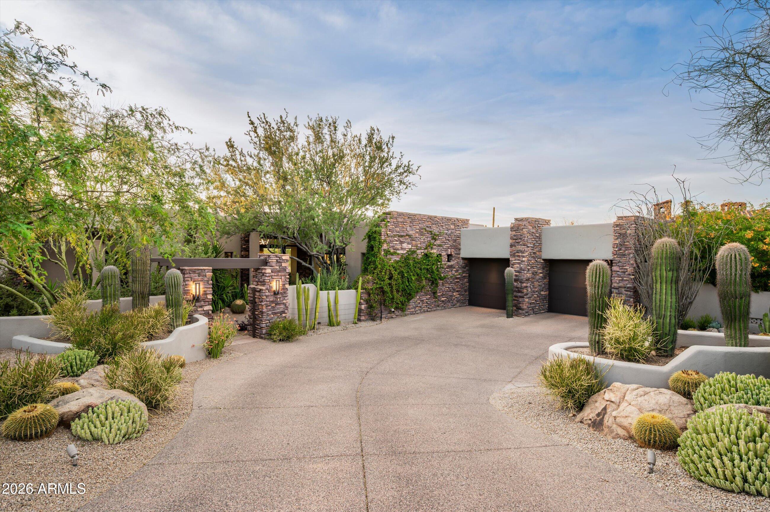ESTANCIA - Residential