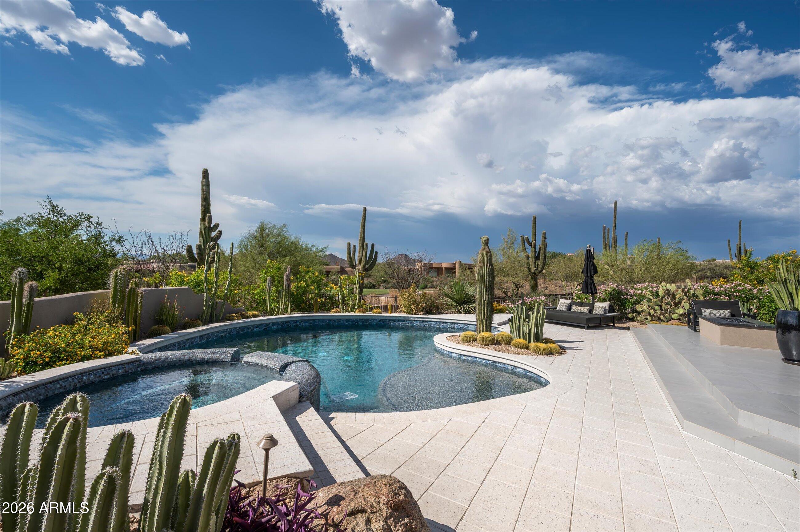 ESTANCIA - Residential