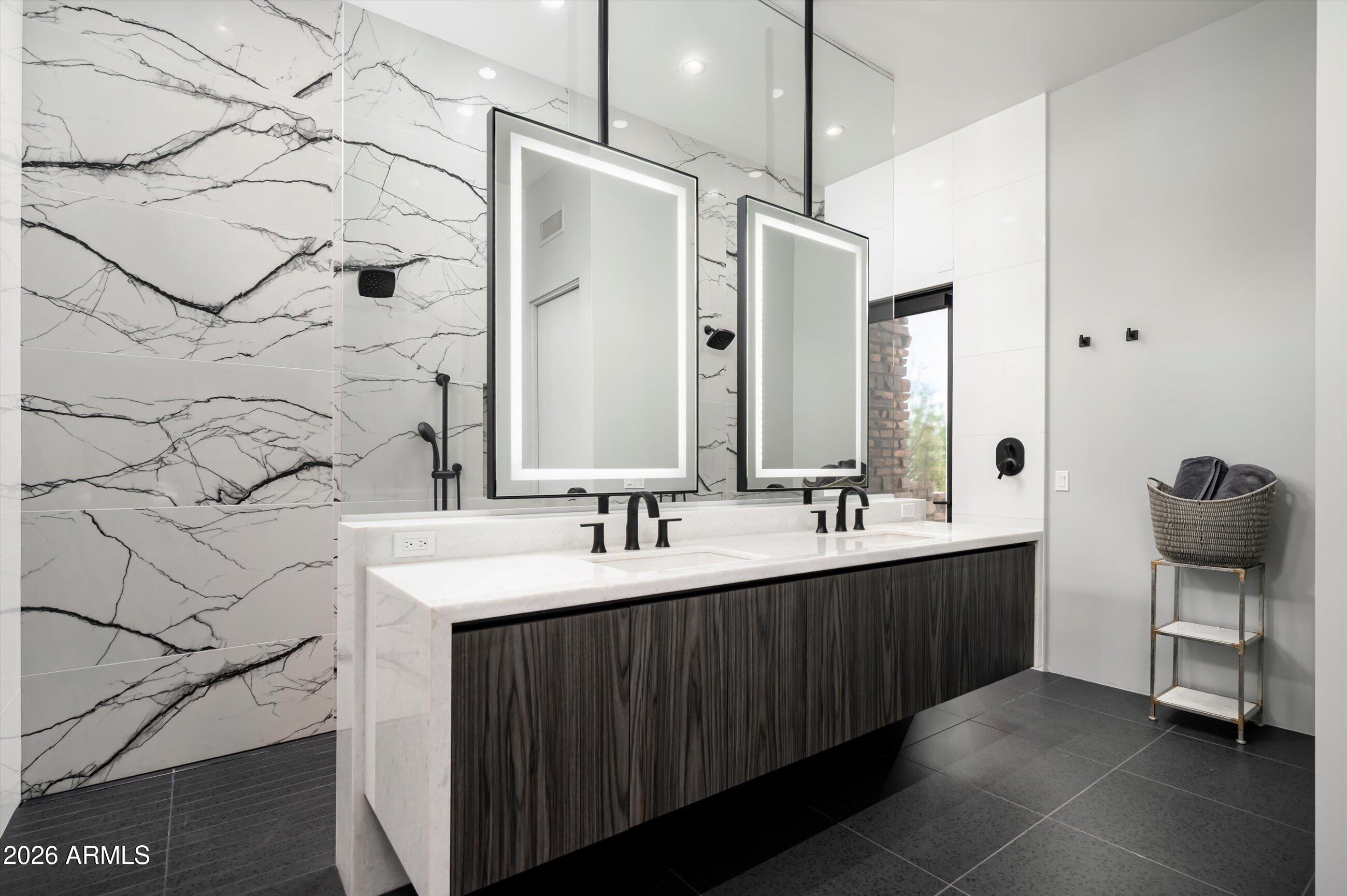 ESTANCIA - Residential
