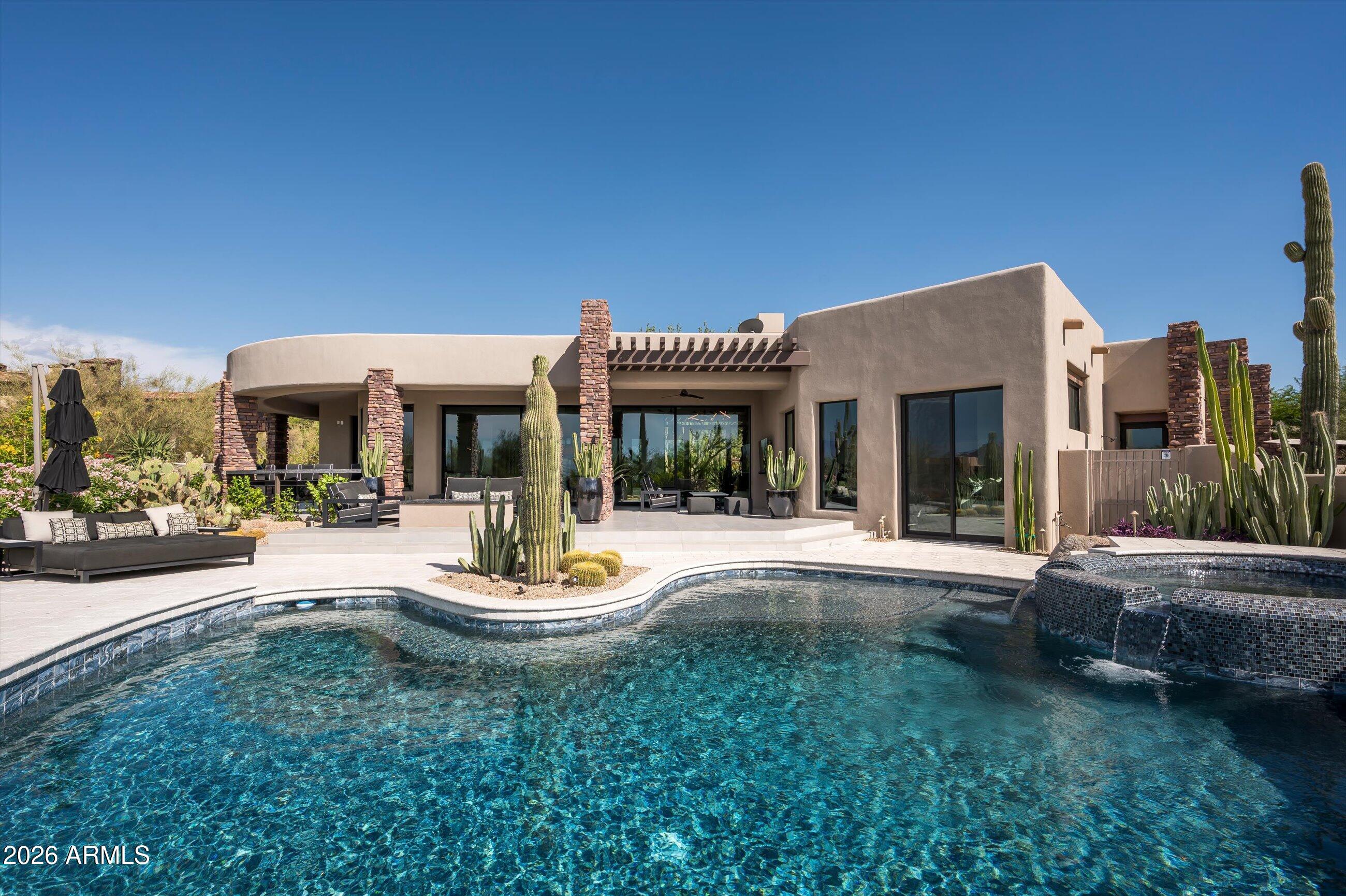 ESTANCIA - Residential