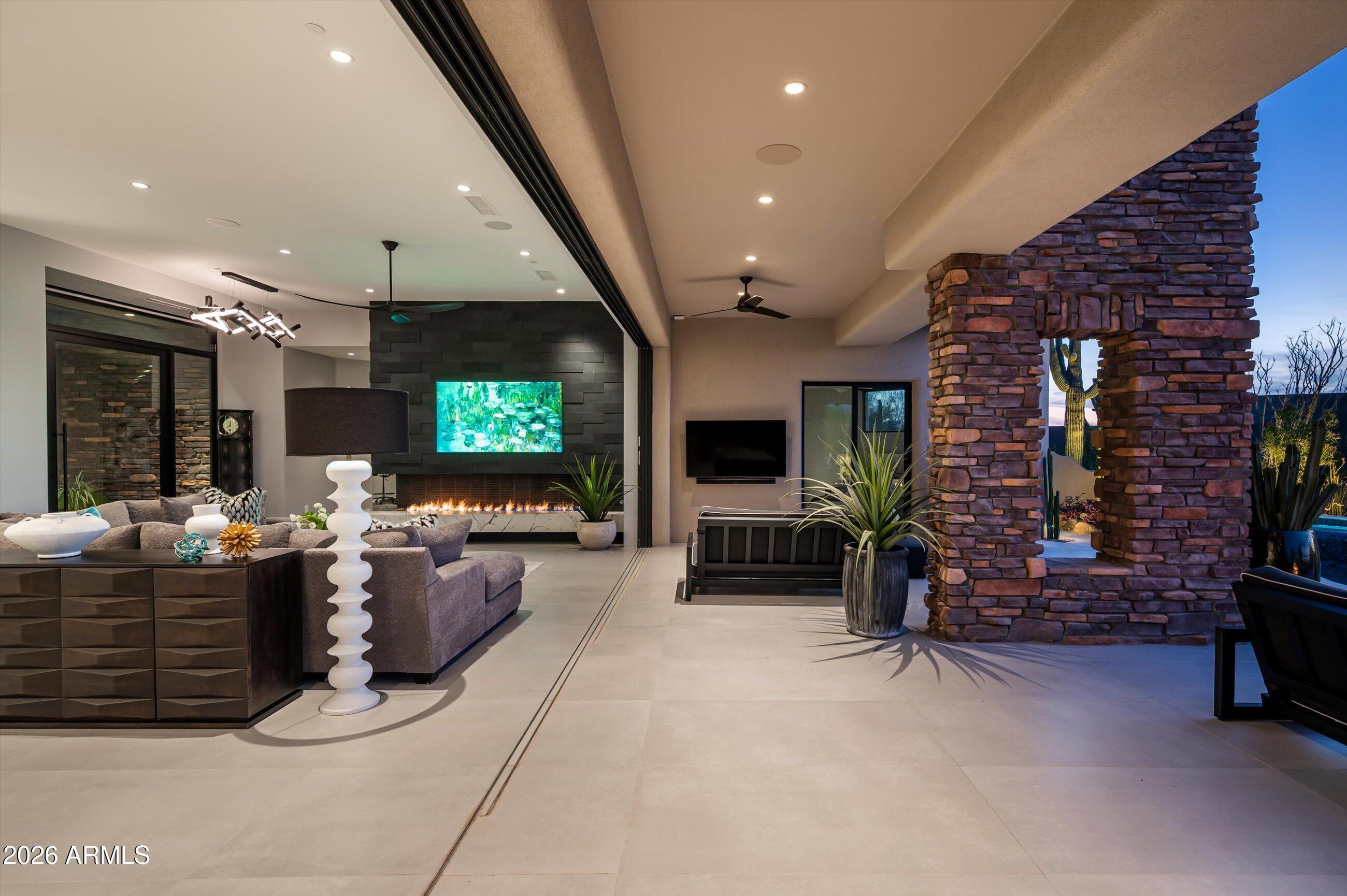 ESTANCIA - Residential