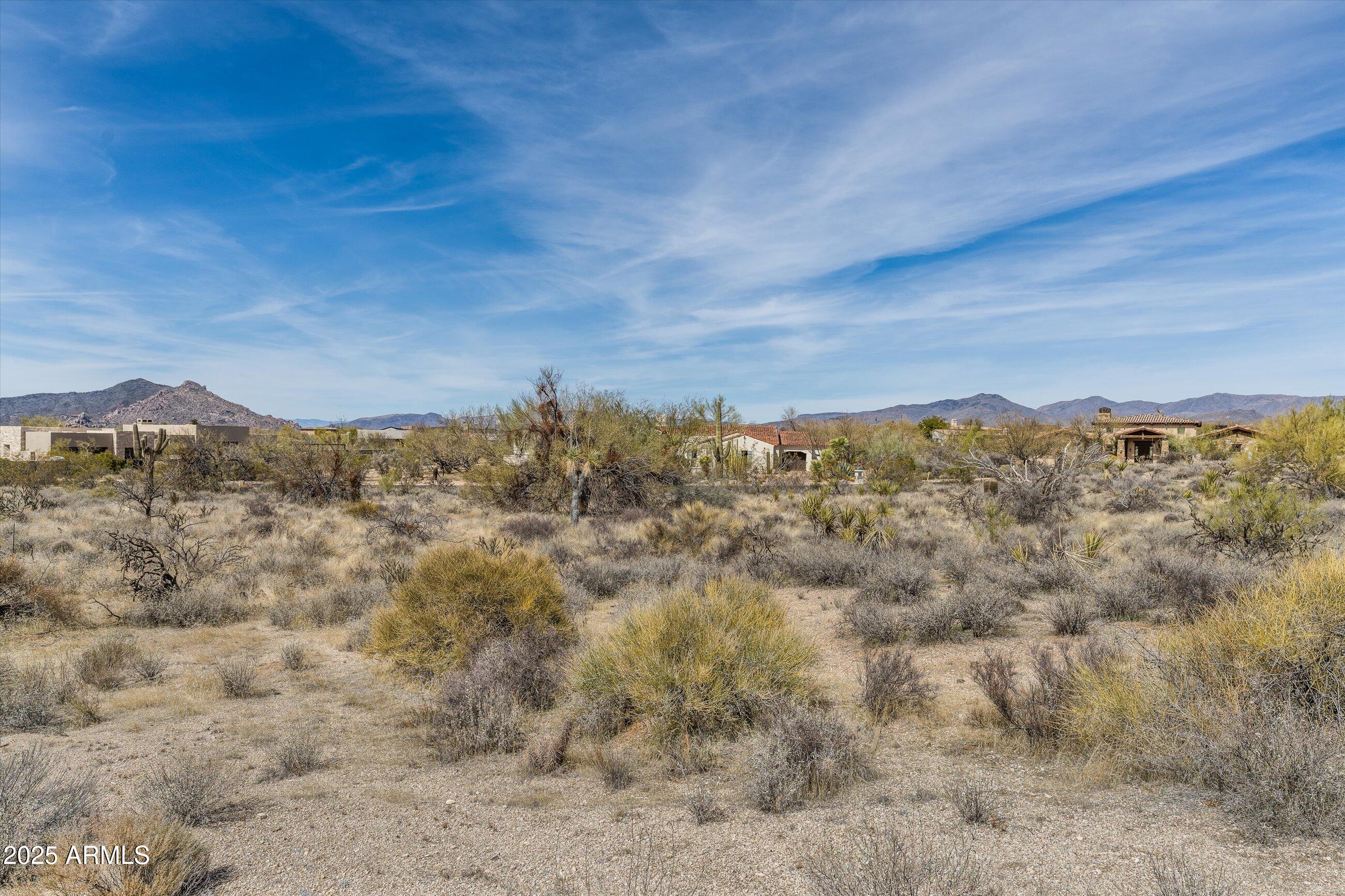 WHISPER ROCK - Residential