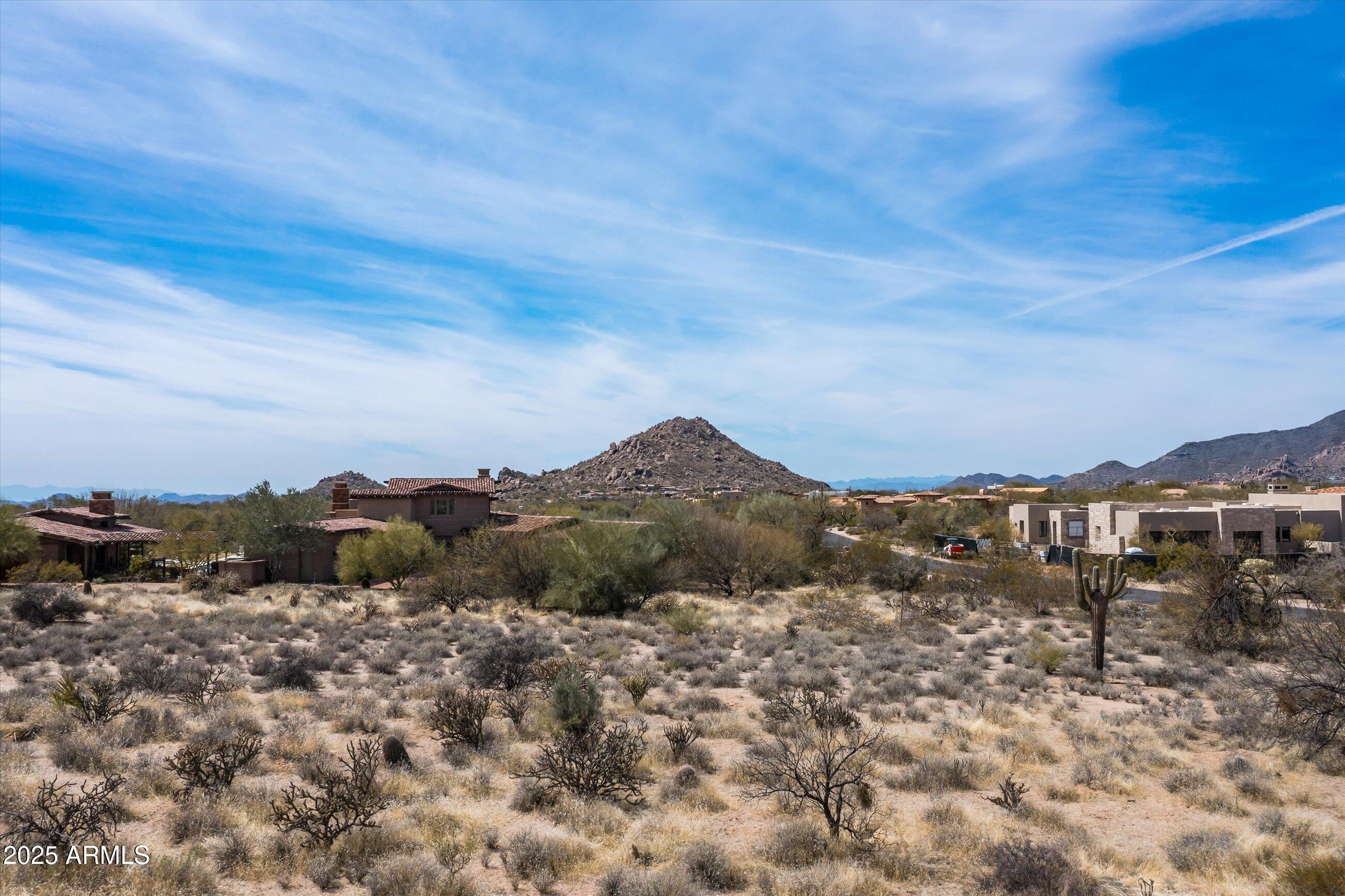 WHISPER ROCK - Residential