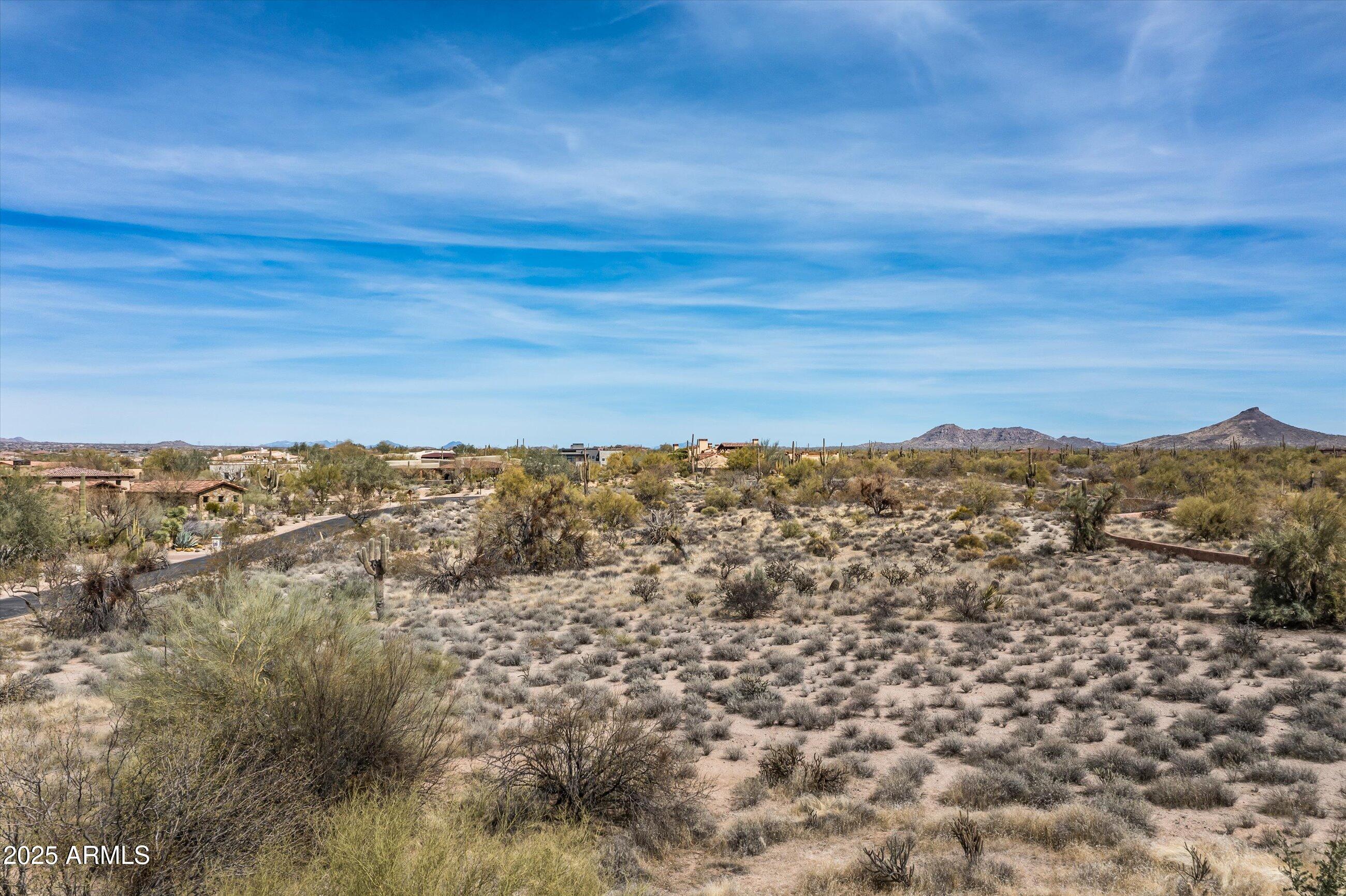 WHISPER ROCK - Residential