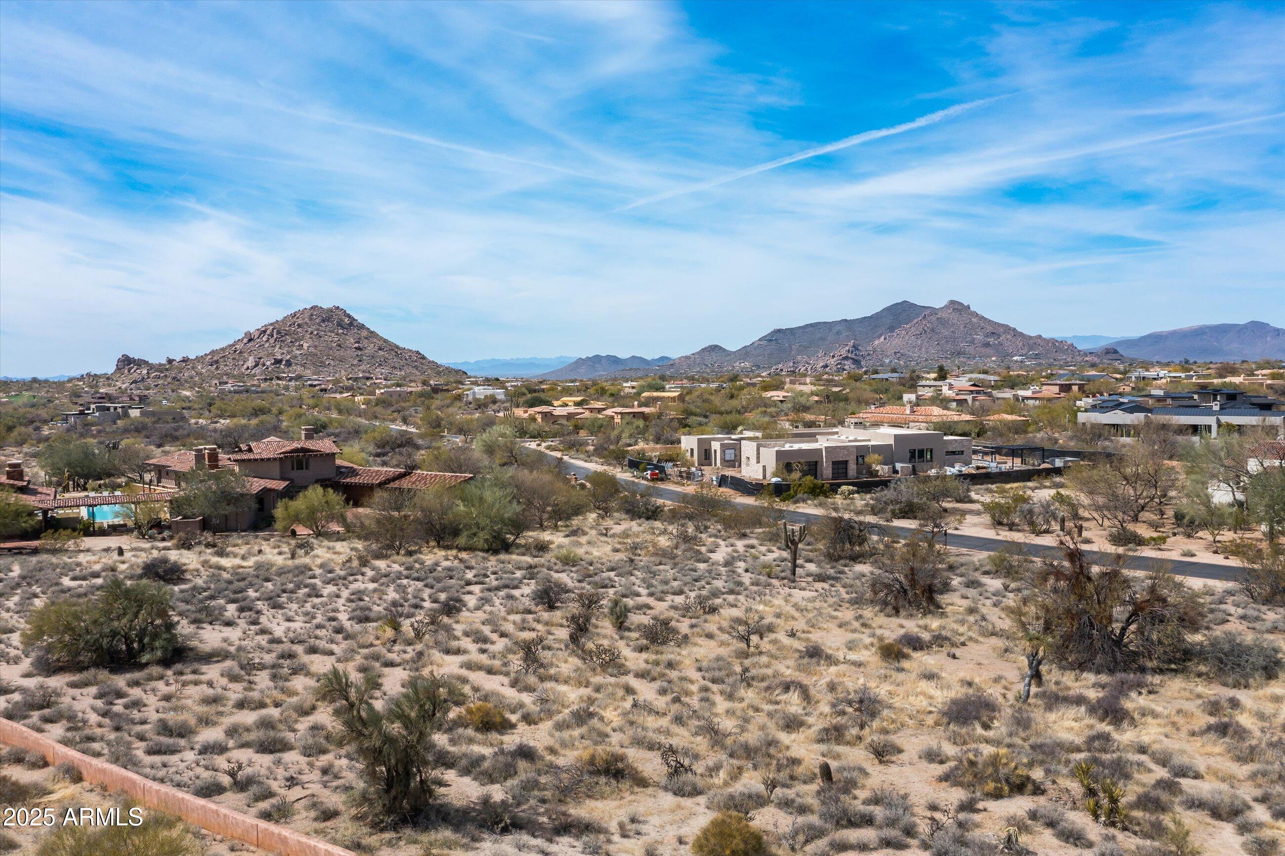 WHISPER ROCK - Residential