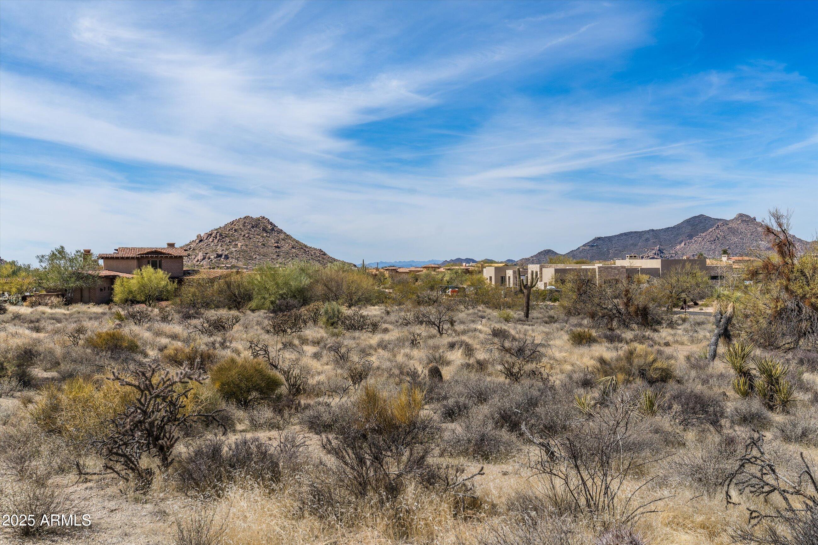 WHISPER ROCK - Residential
