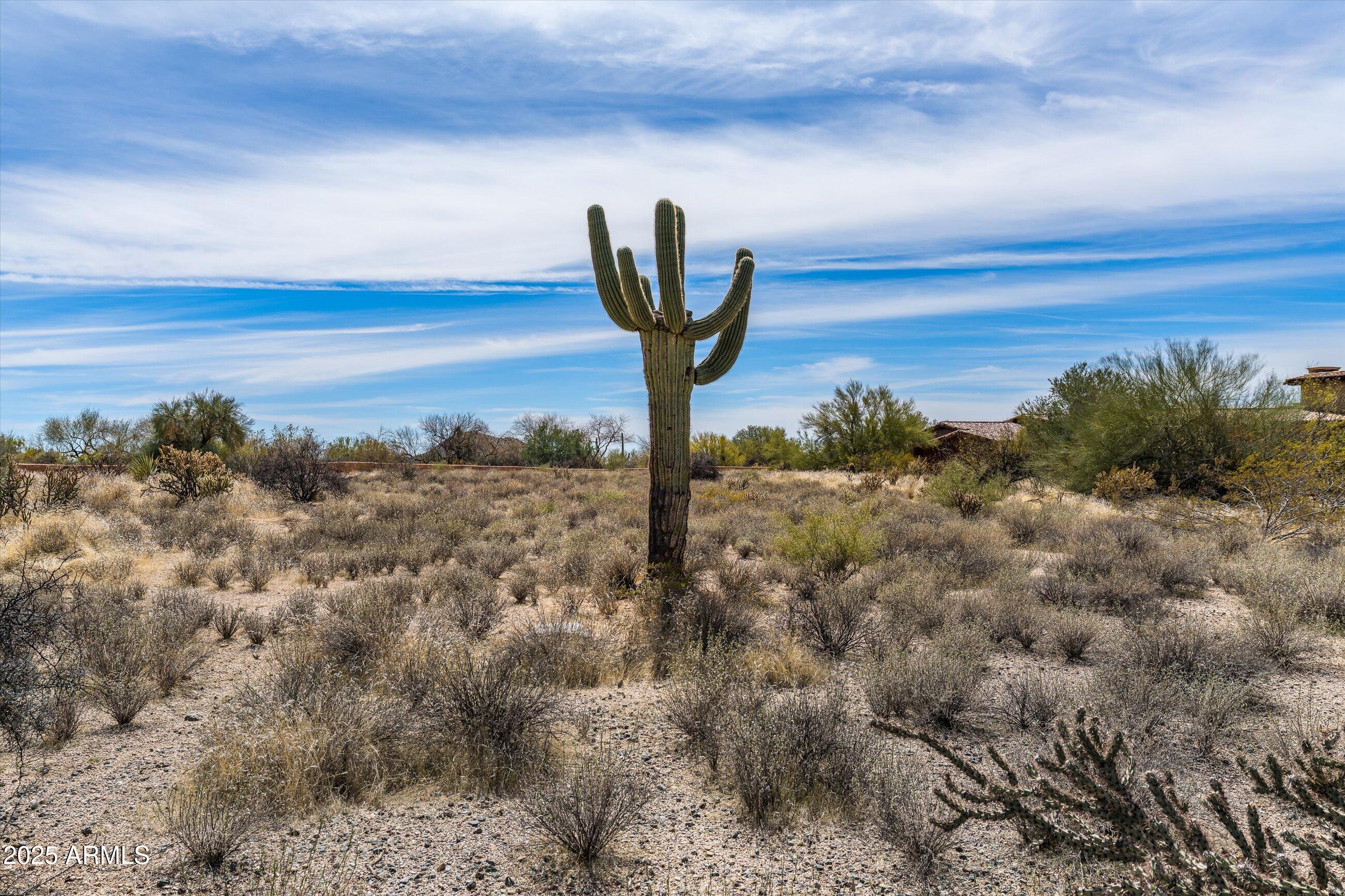 WHISPER ROCK - Residential