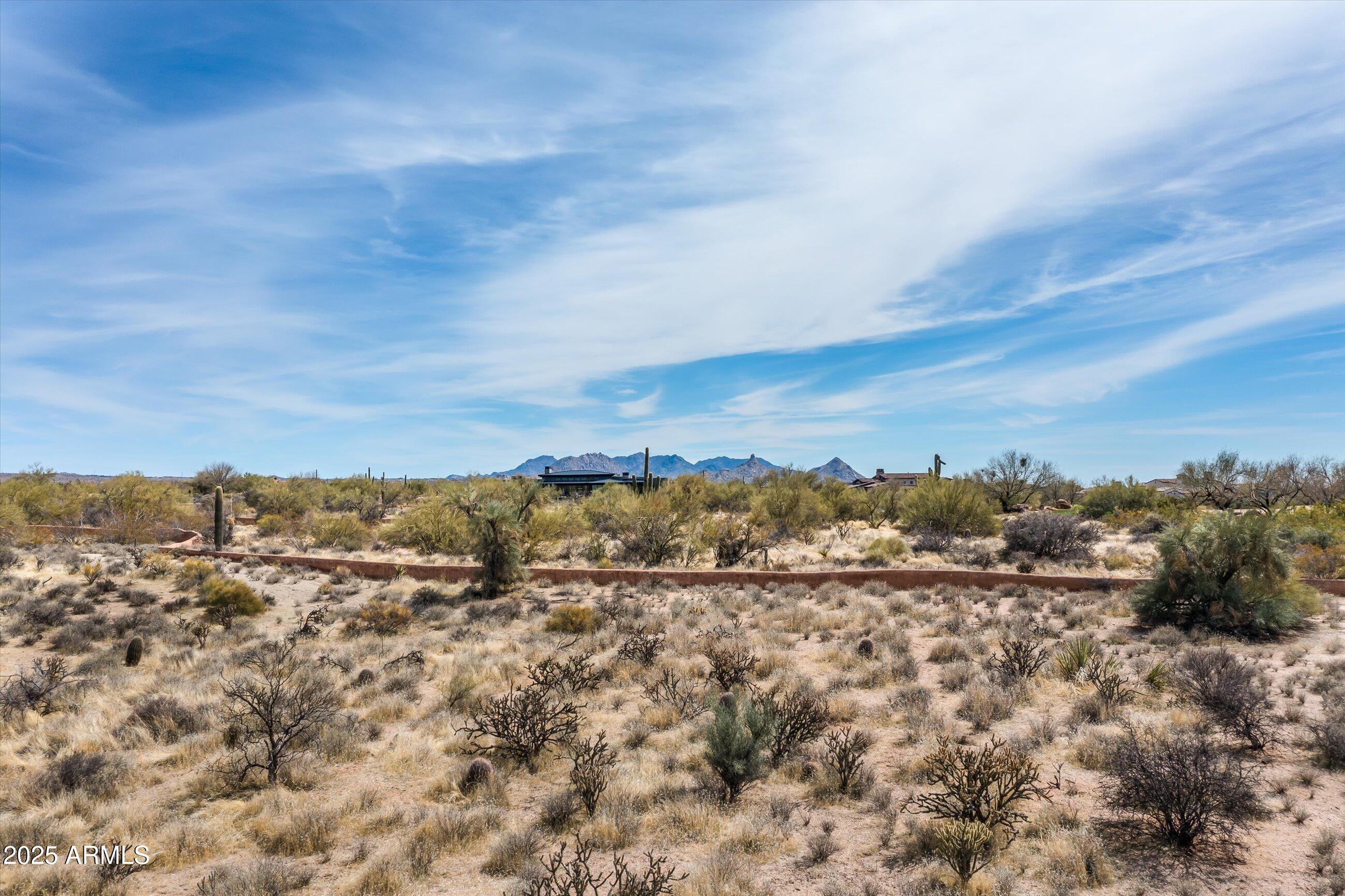 WHISPER ROCK - Residential