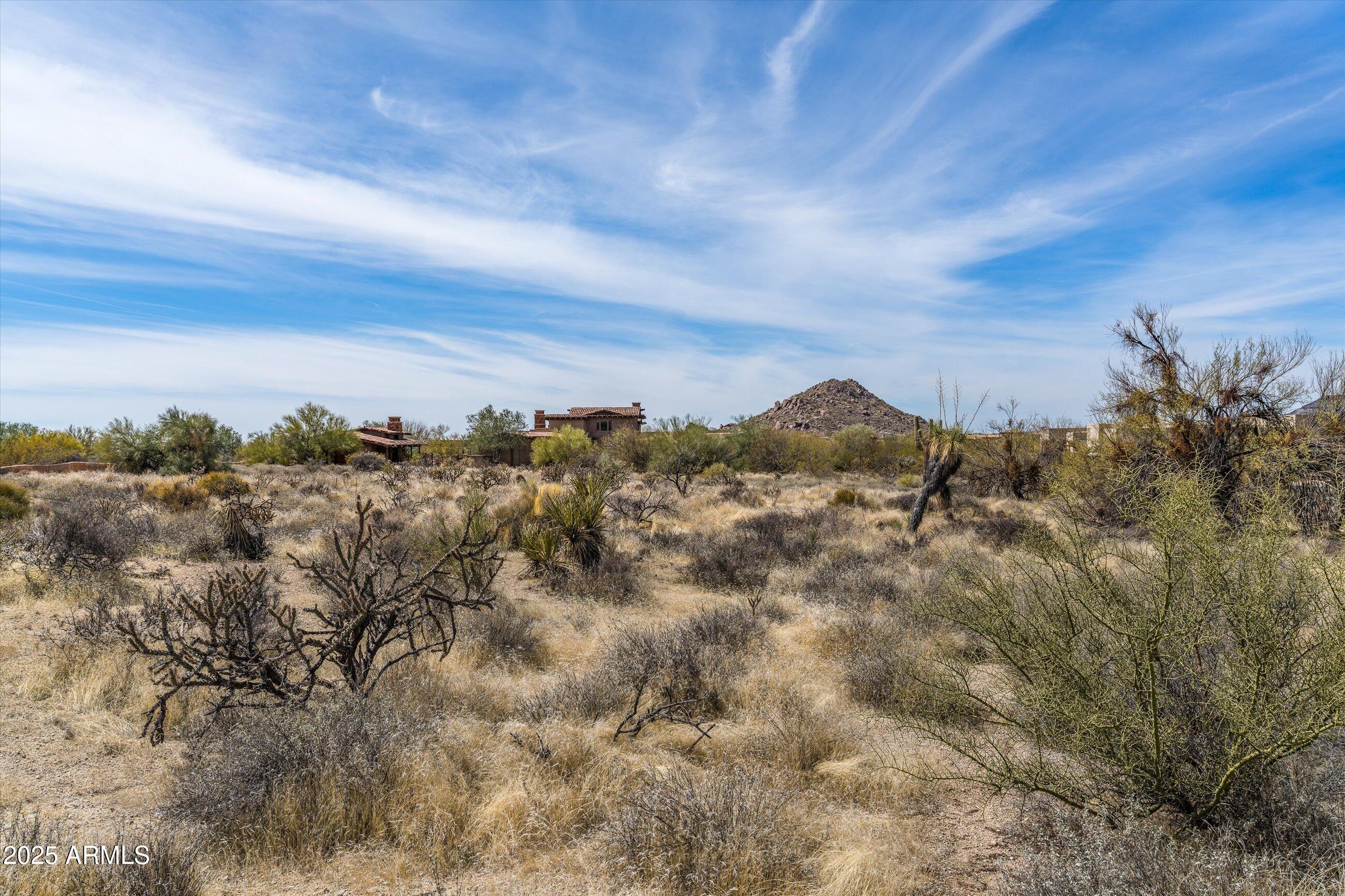 WHISPER ROCK - Residential