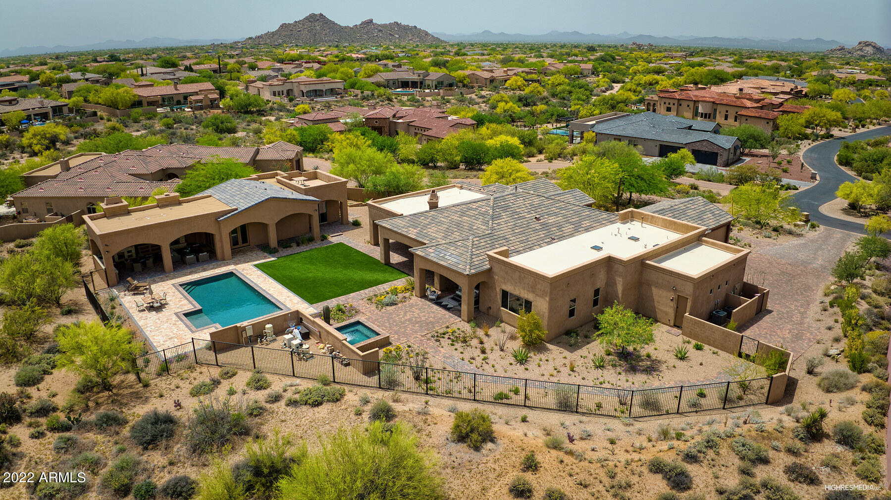 SIERRA BOULDERS - Residential