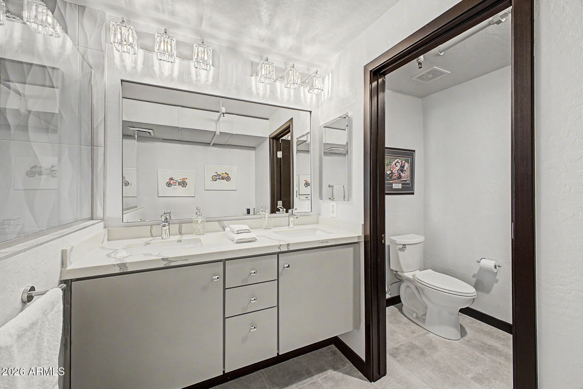 ARTISAN LOFTS CONDOMINIUM - Residential