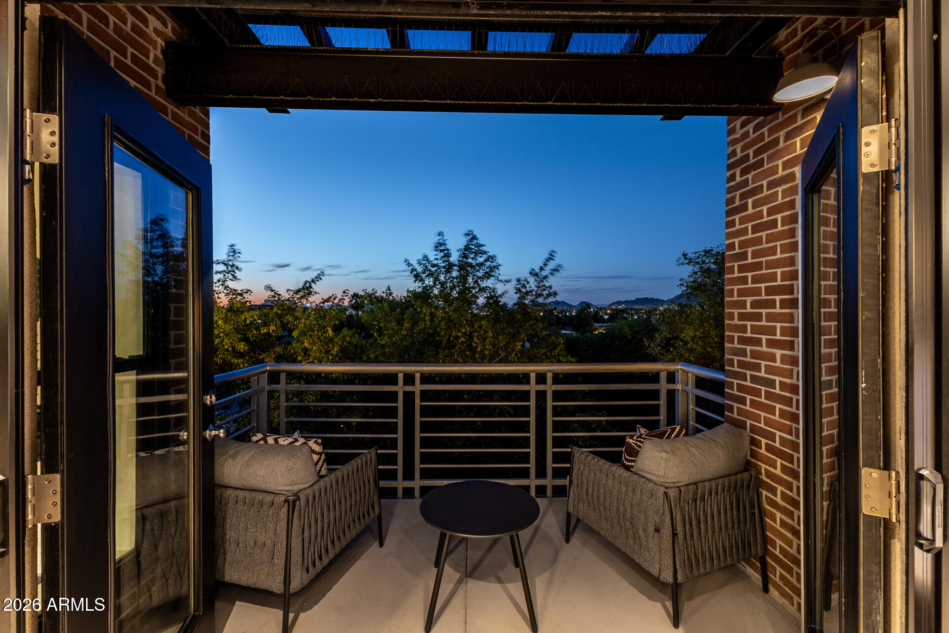 ARTISAN LOFTS CONDOMINIUM - Residential