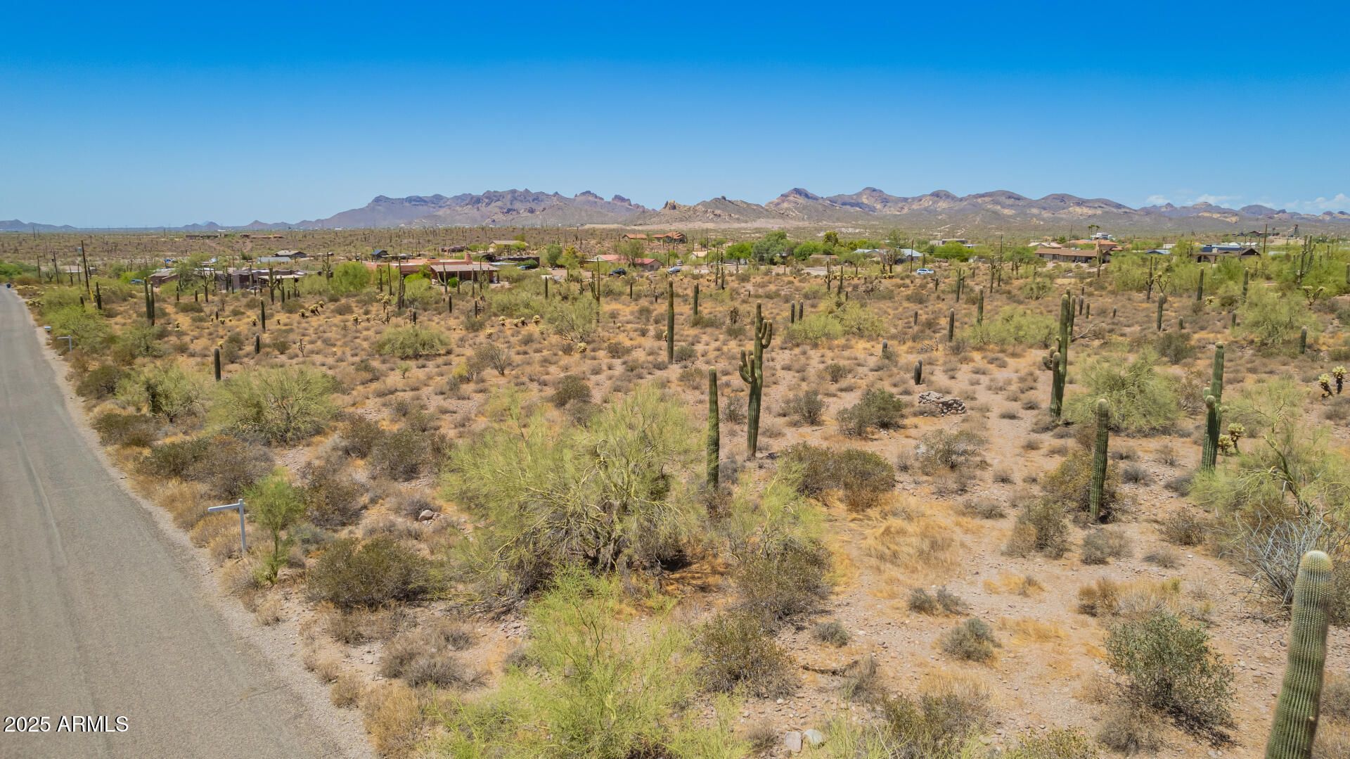 Ready to build your dream home in the shadows of the majestic Superstition Mountains? This incredible lot offers the perfect blend of breathtaking natural beauty and practical amenities.
Imagine waking up to stunning sunrises over the iconic peaks and unwinding to vibrant sunsets painting the desert sky. This ready-to-build lot is ideally situated to capture these spectacular views, and it comes with a valuable 25% share in a community well, ensuring reliable access to water.