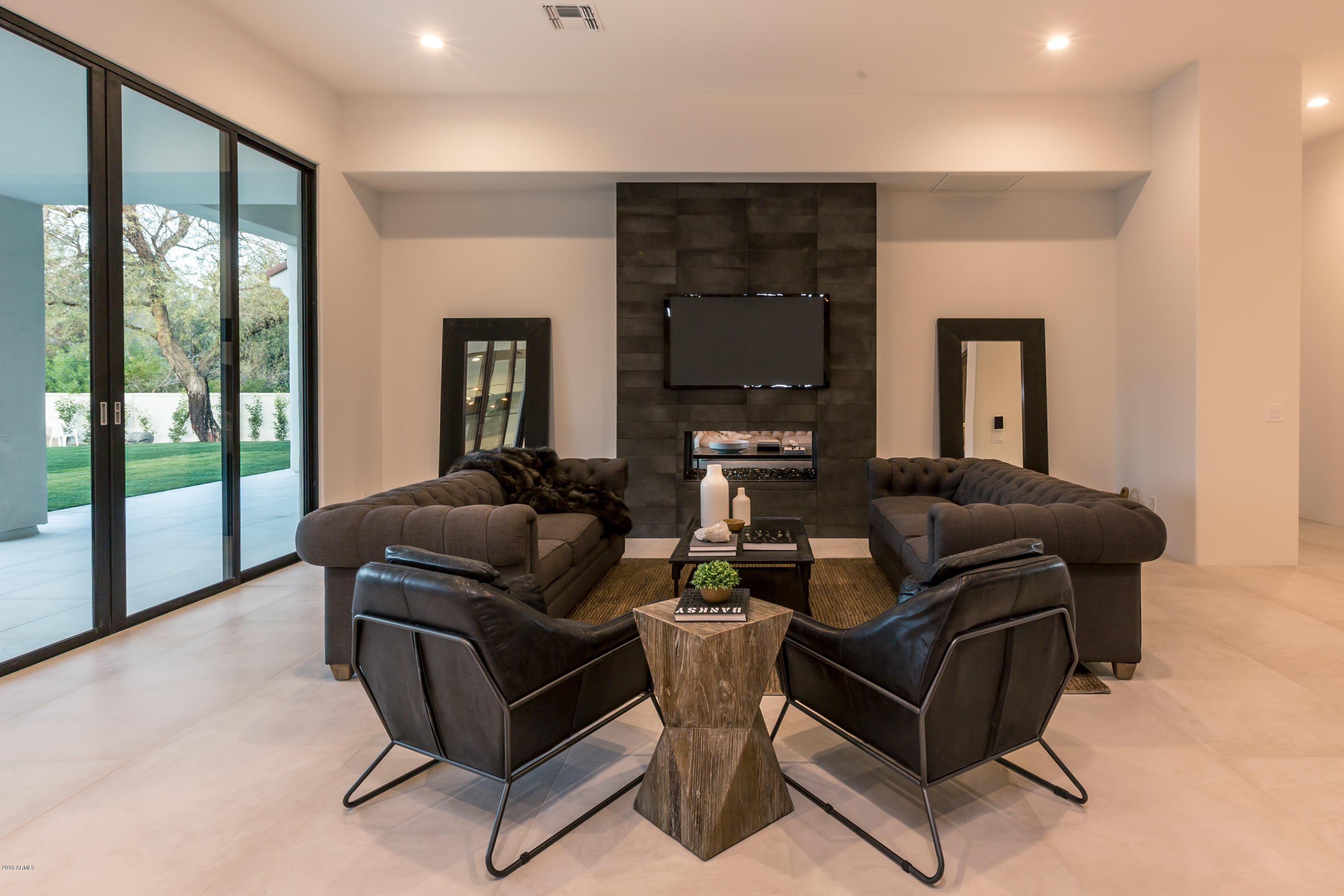 TIERRA MADRE UNIT 2 - Residential