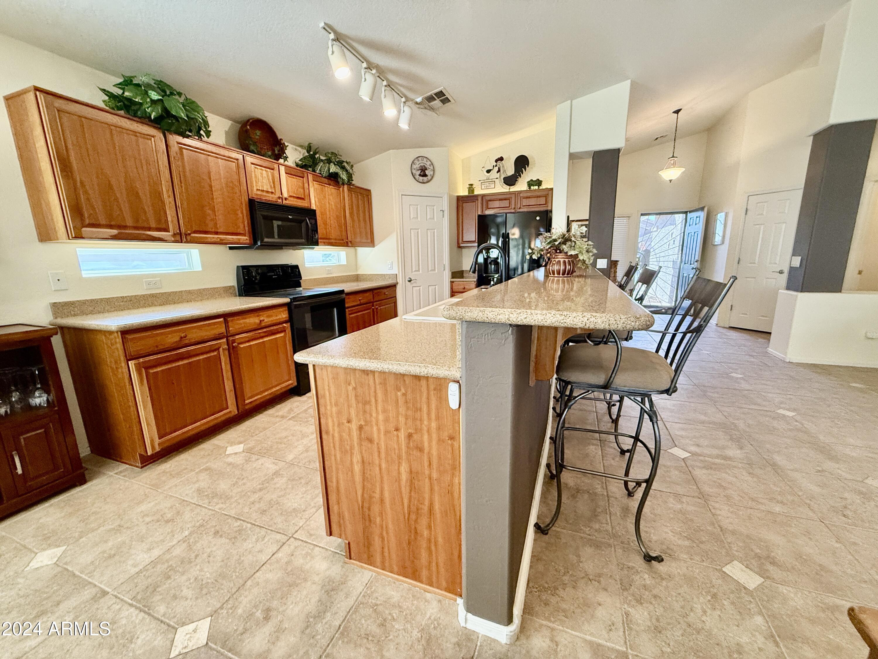 Mission Royale Active Adult - Residential