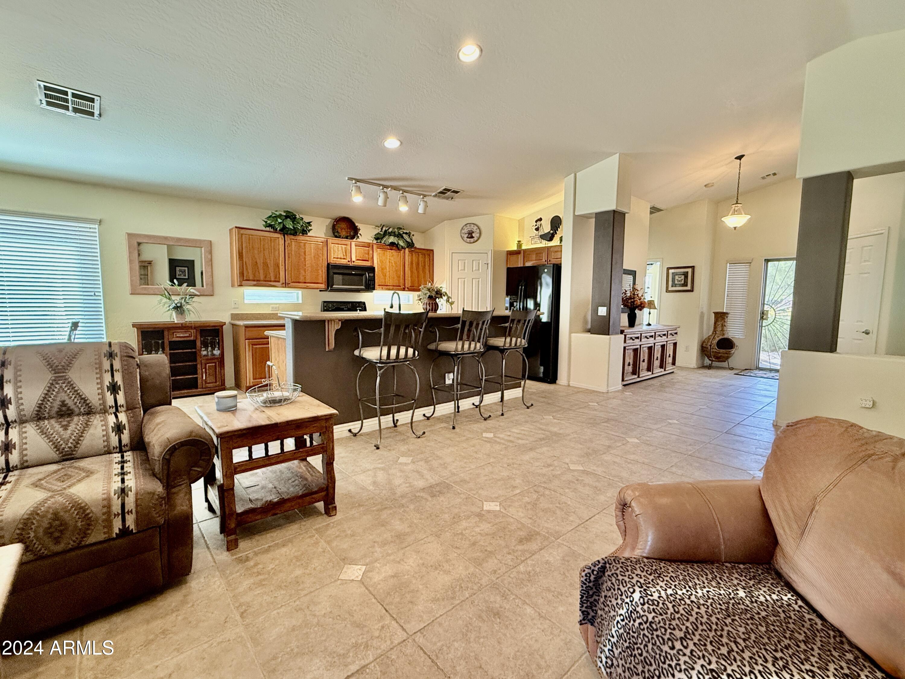 Mission Royale Active Adult - Residential