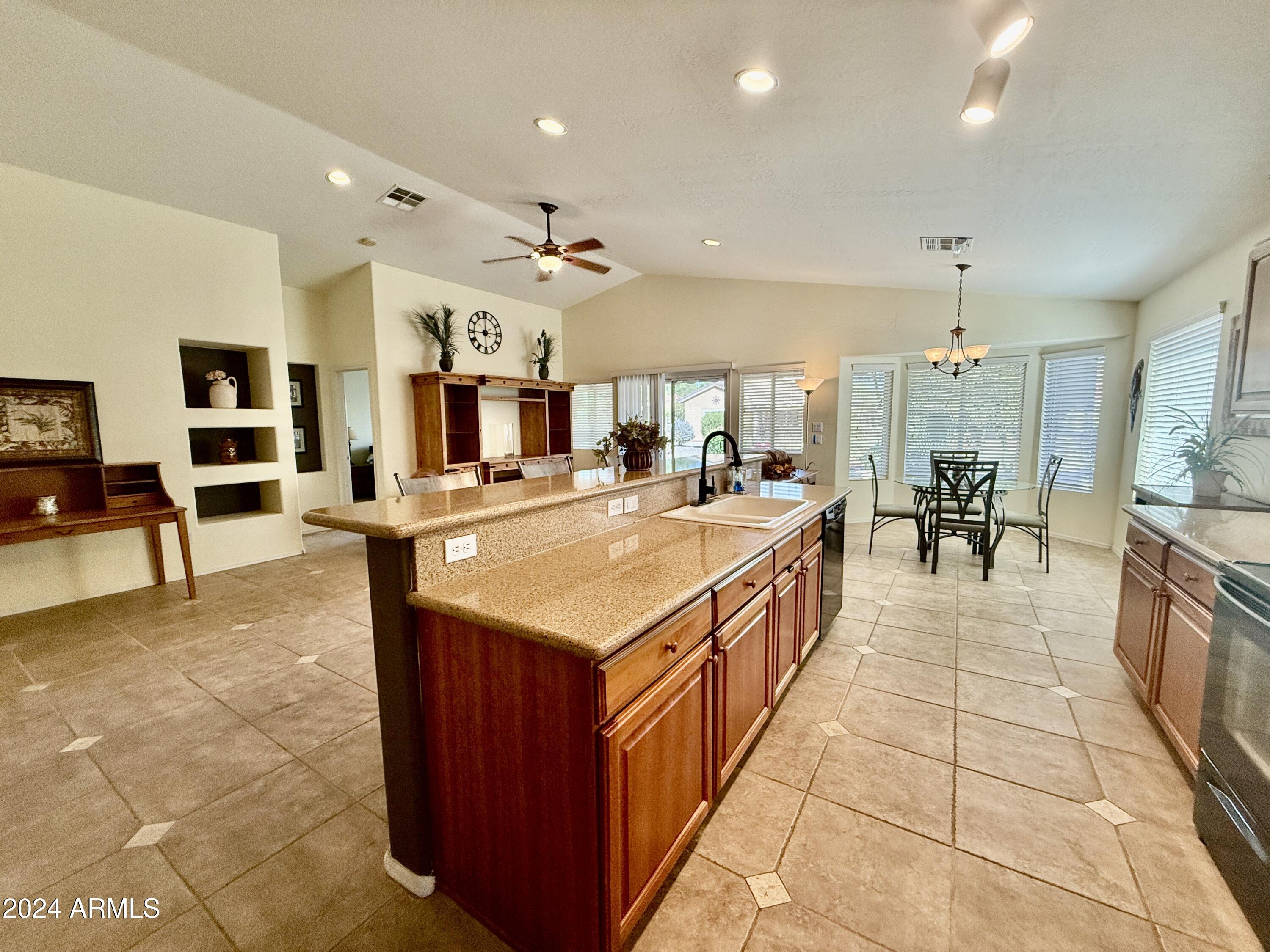 Mission Royale Active Adult - Residential