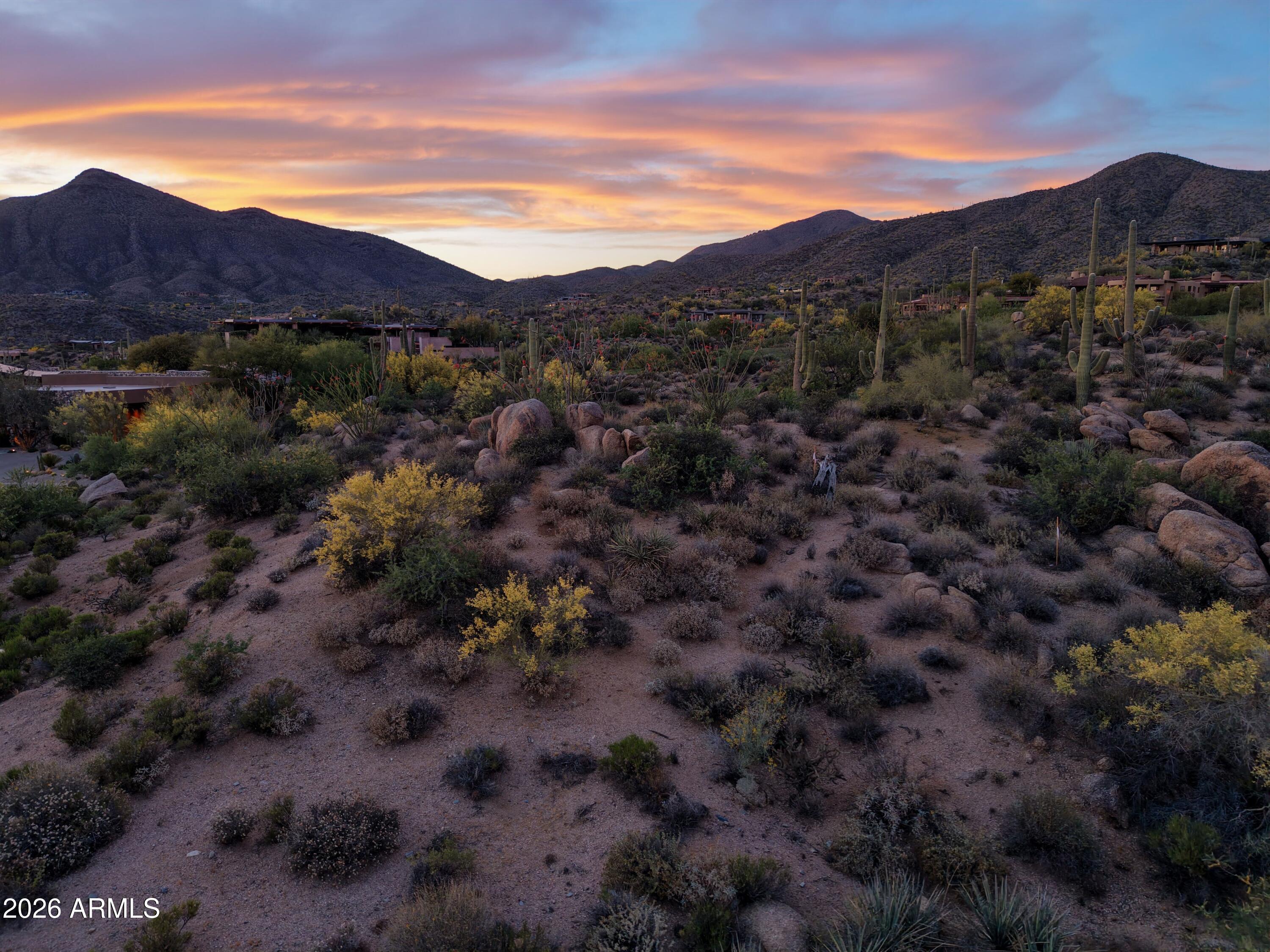 DESERT MOUNTAIN - Land
