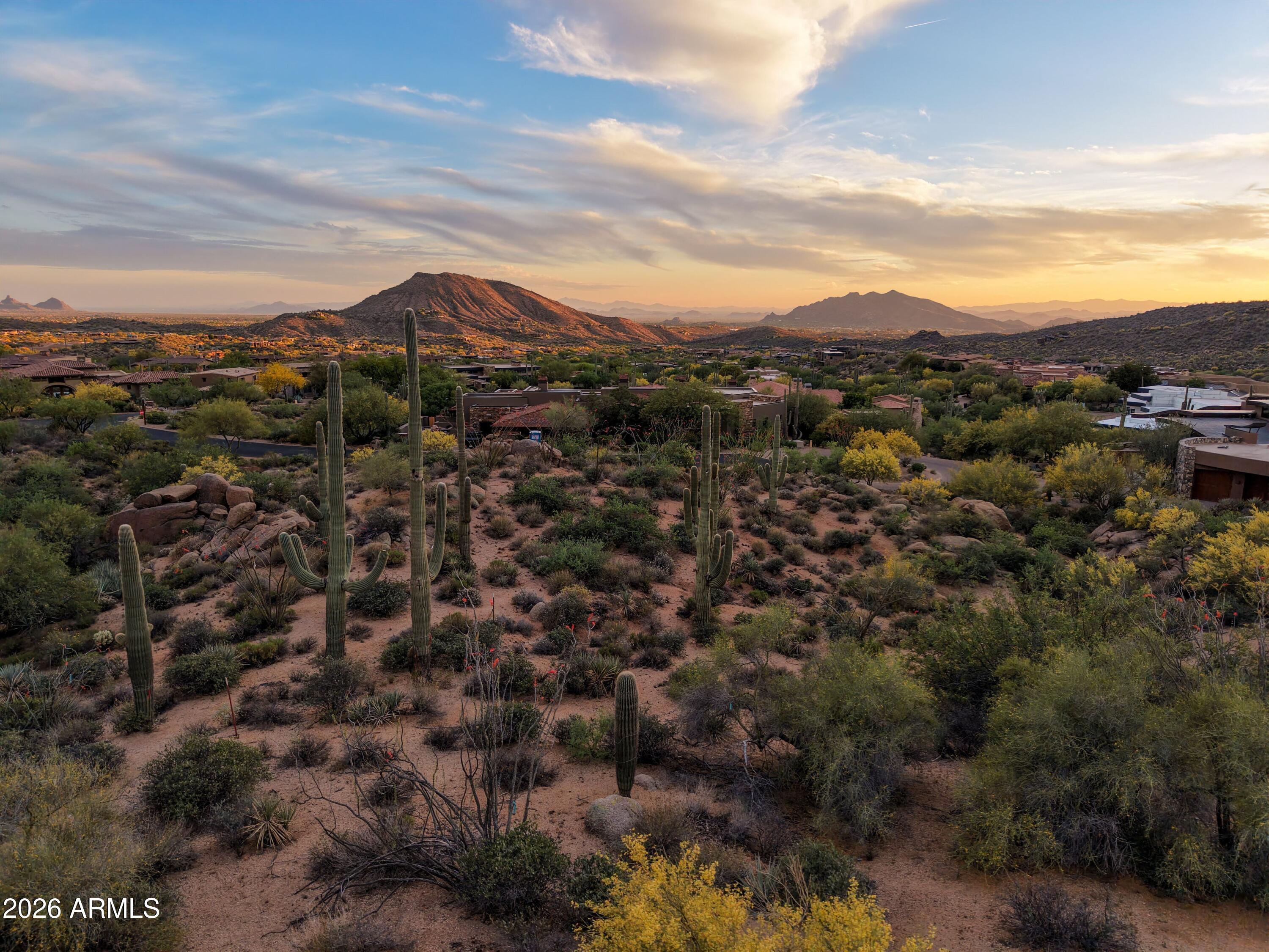 DESERT MOUNTAIN - Land