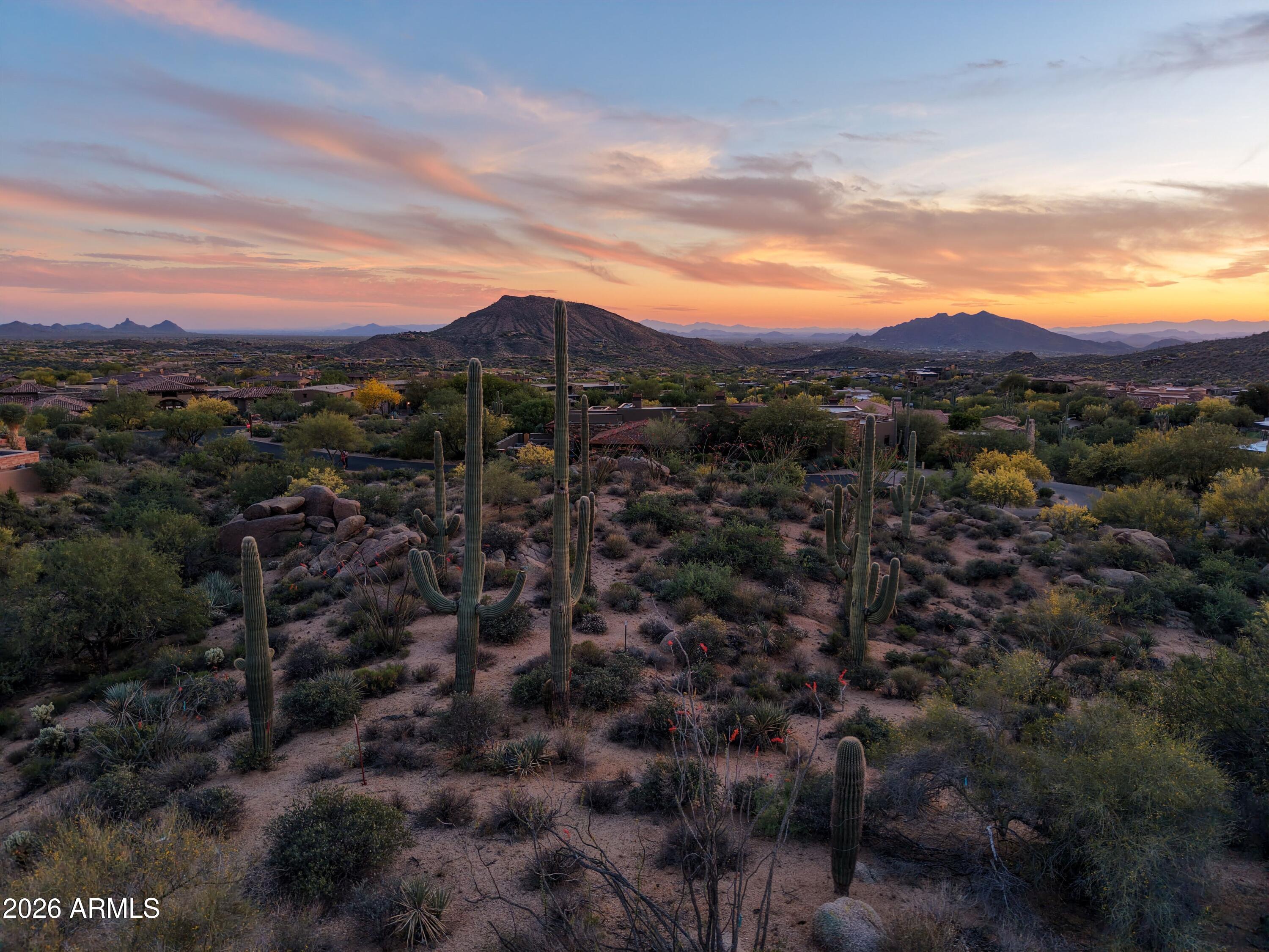 DESERT MOUNTAIN - Land