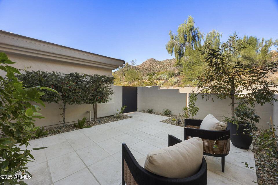 SCOTTSDALE MOUNTAIN - Residential
