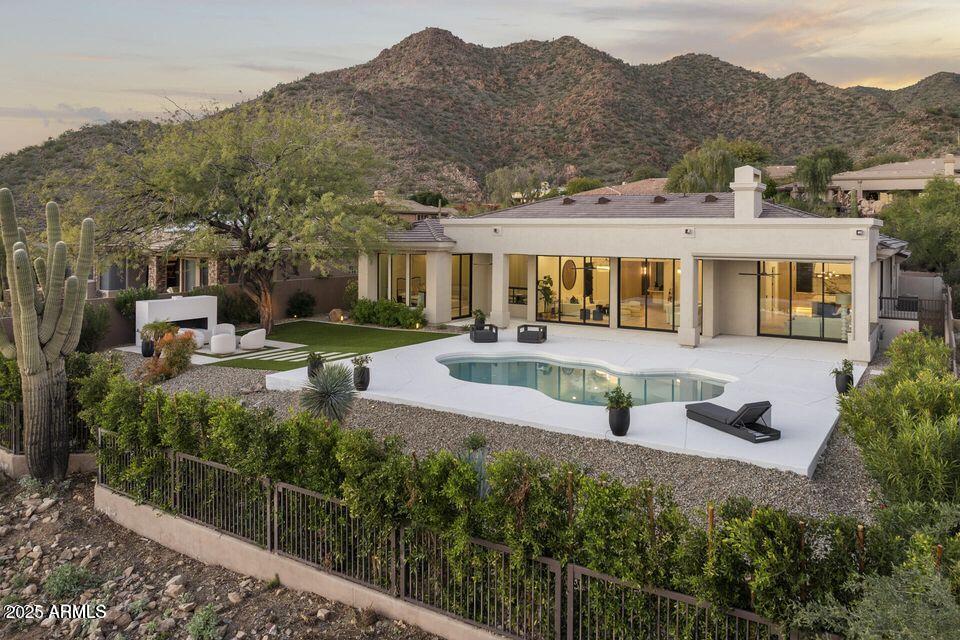 SCOTTSDALE MOUNTAIN - Residential